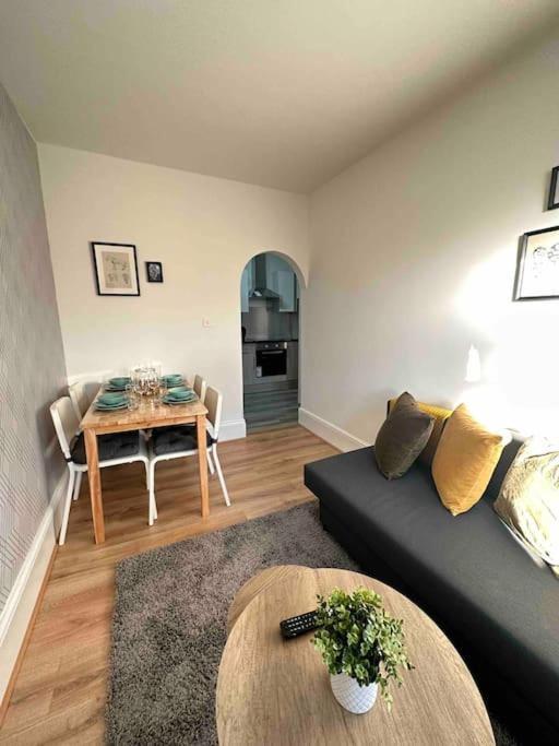 2 Bed Sofa Bed Up To 6 Apartment