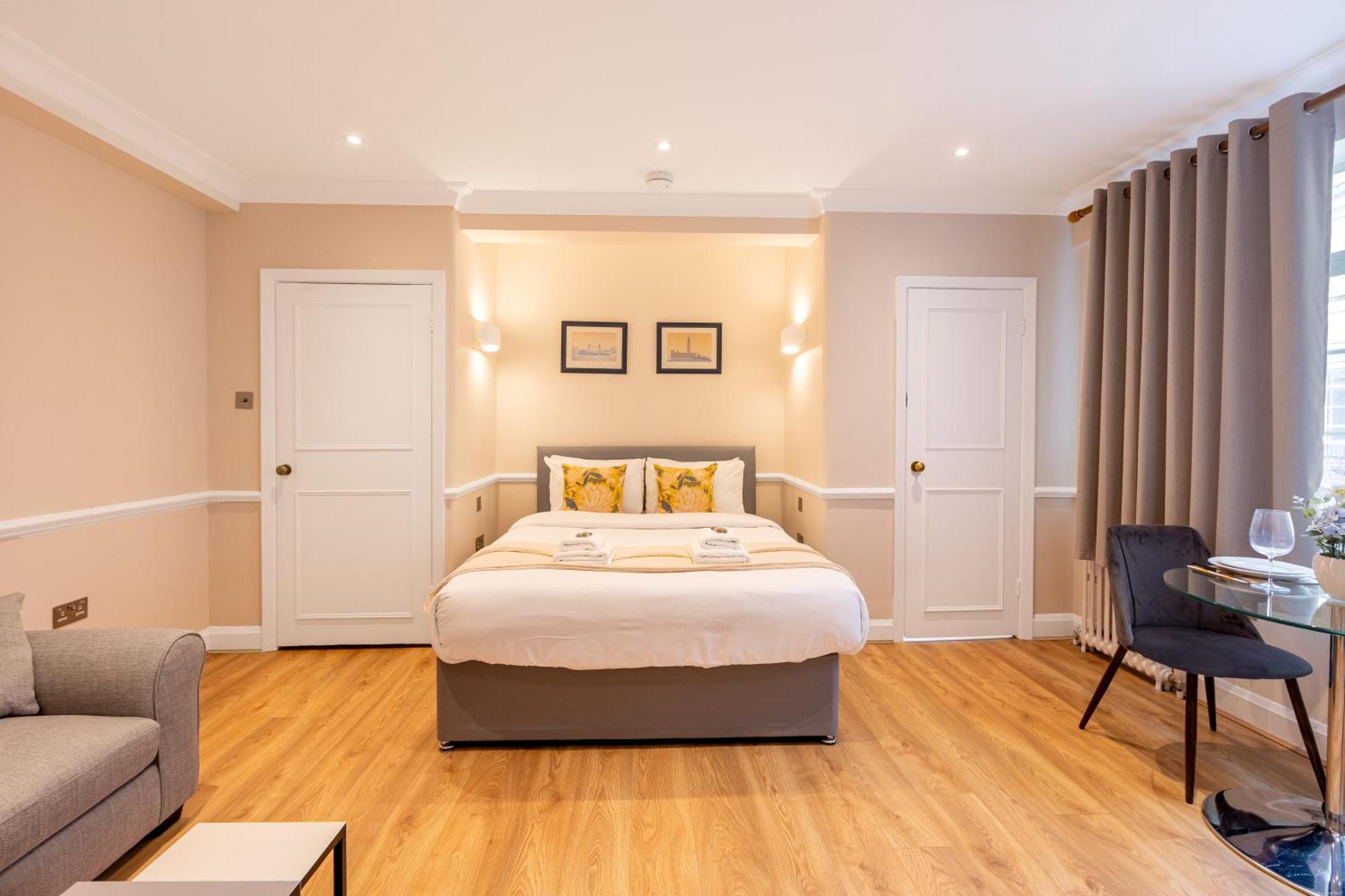 Charming In Prestigious Chelsea Londres