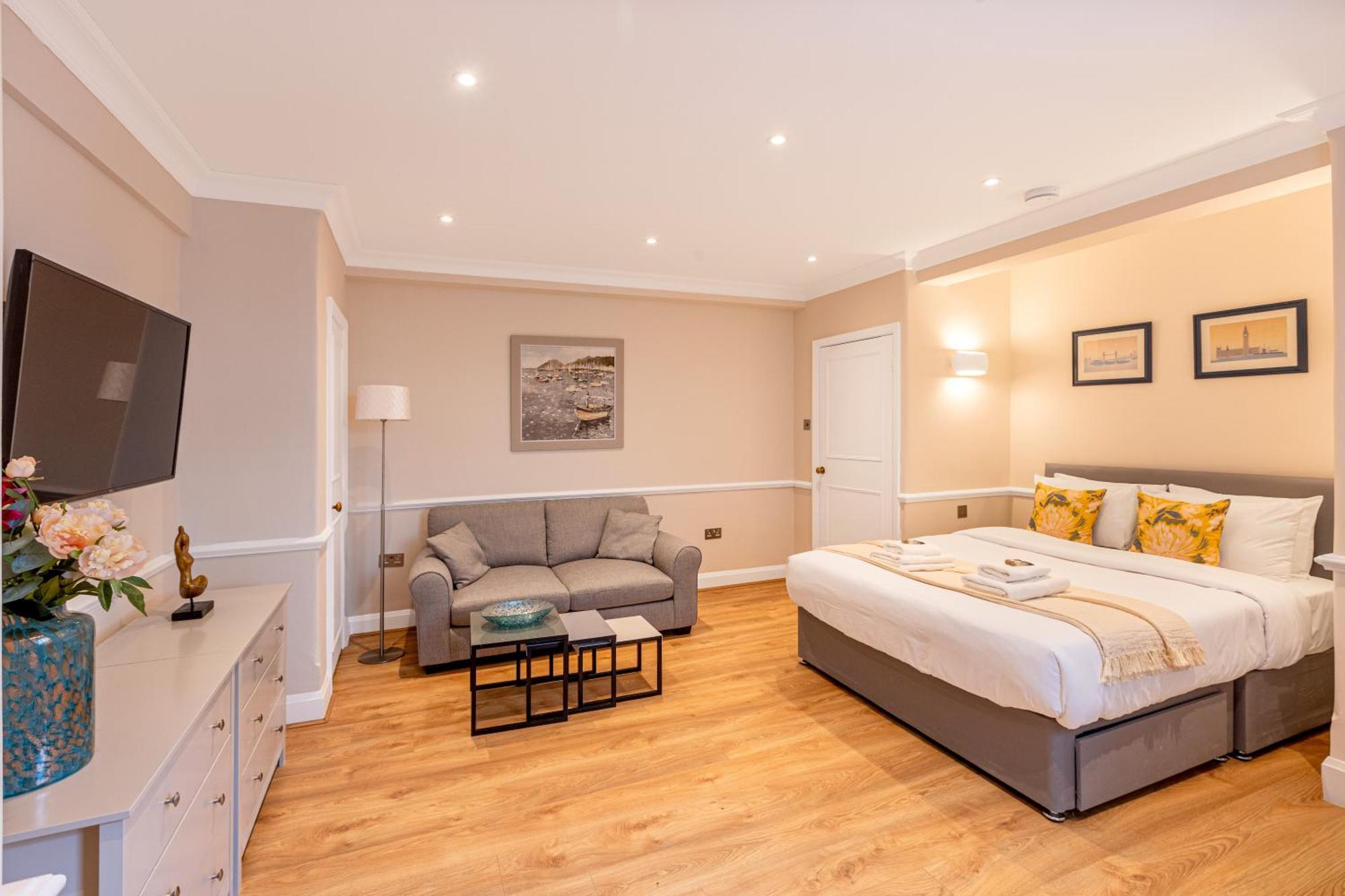 Charming In Prestigious Chelsea Appartement *