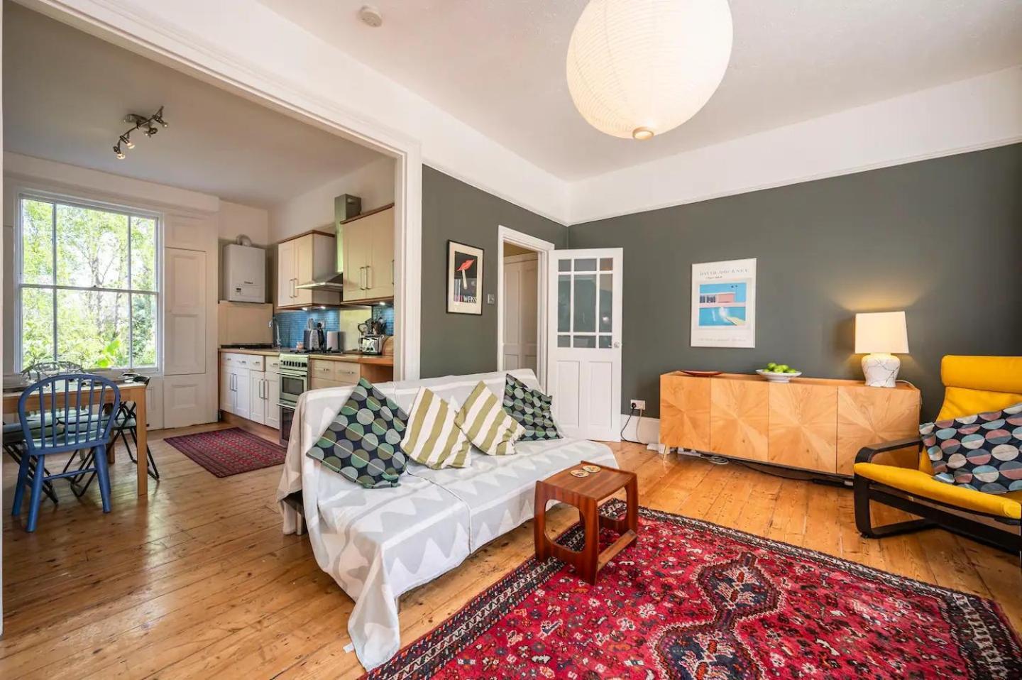 Appartement Spacious 20min To Bridge Pass The Keys Londen