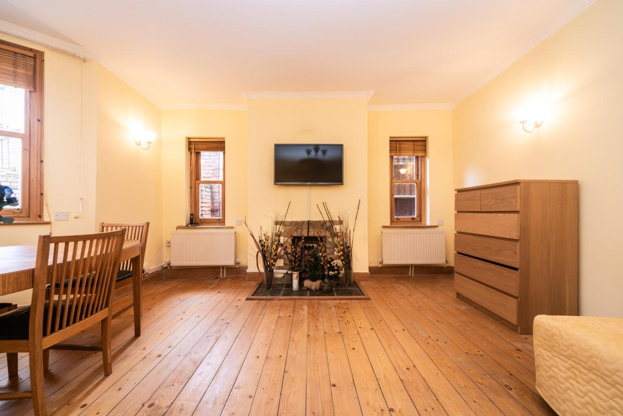 Garden Flat With A Heath Views & Skyline * London