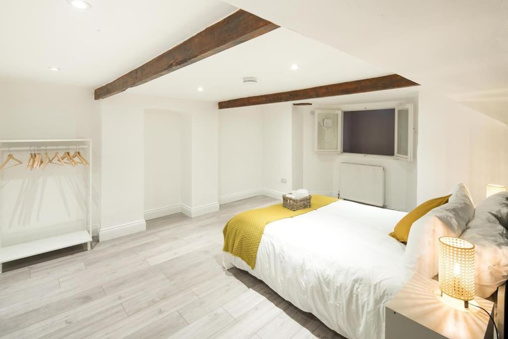 Family-friendly Garden Retreat Apartment London