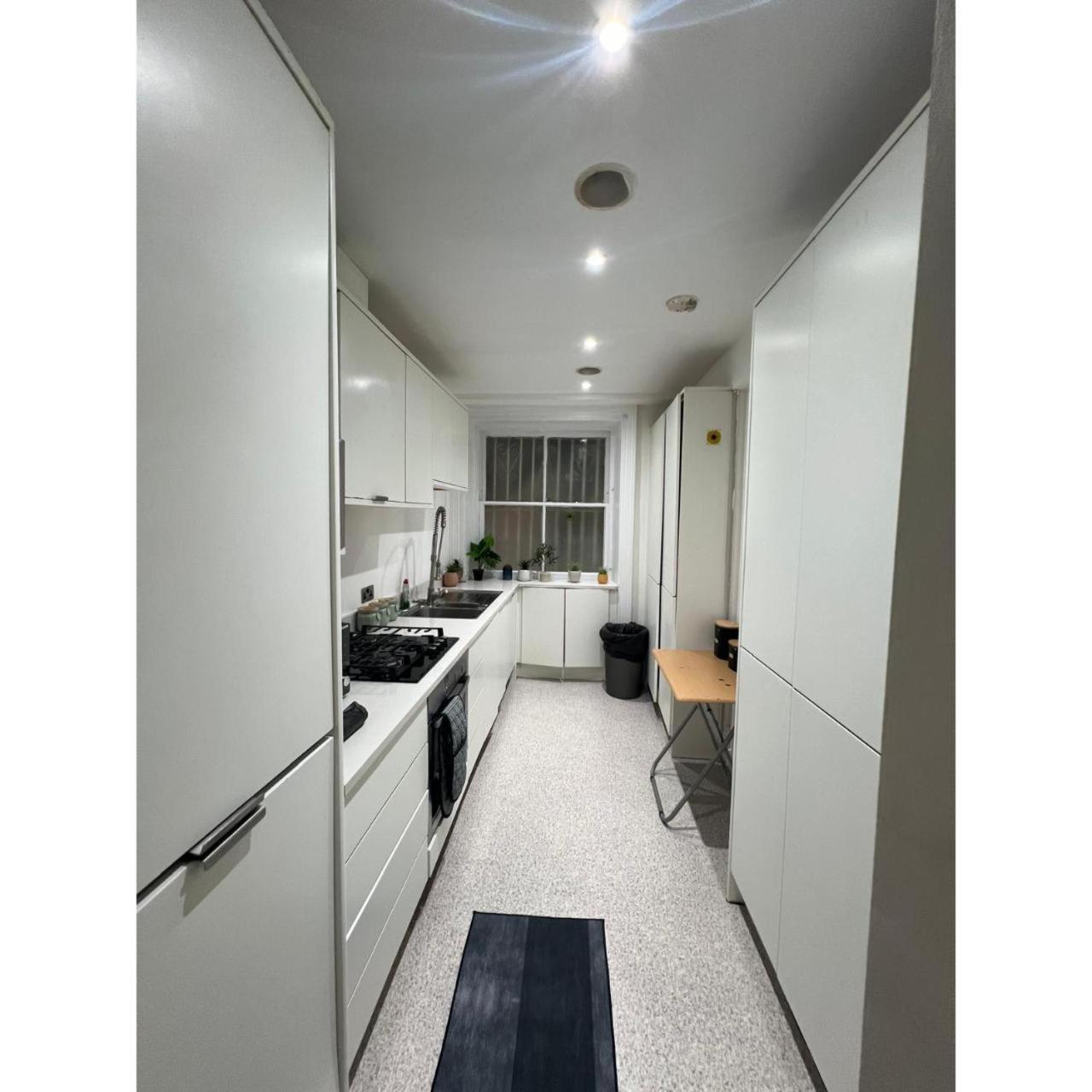 Fabulous 3 Bed Flat Near Edgware Road Station Lägenhet