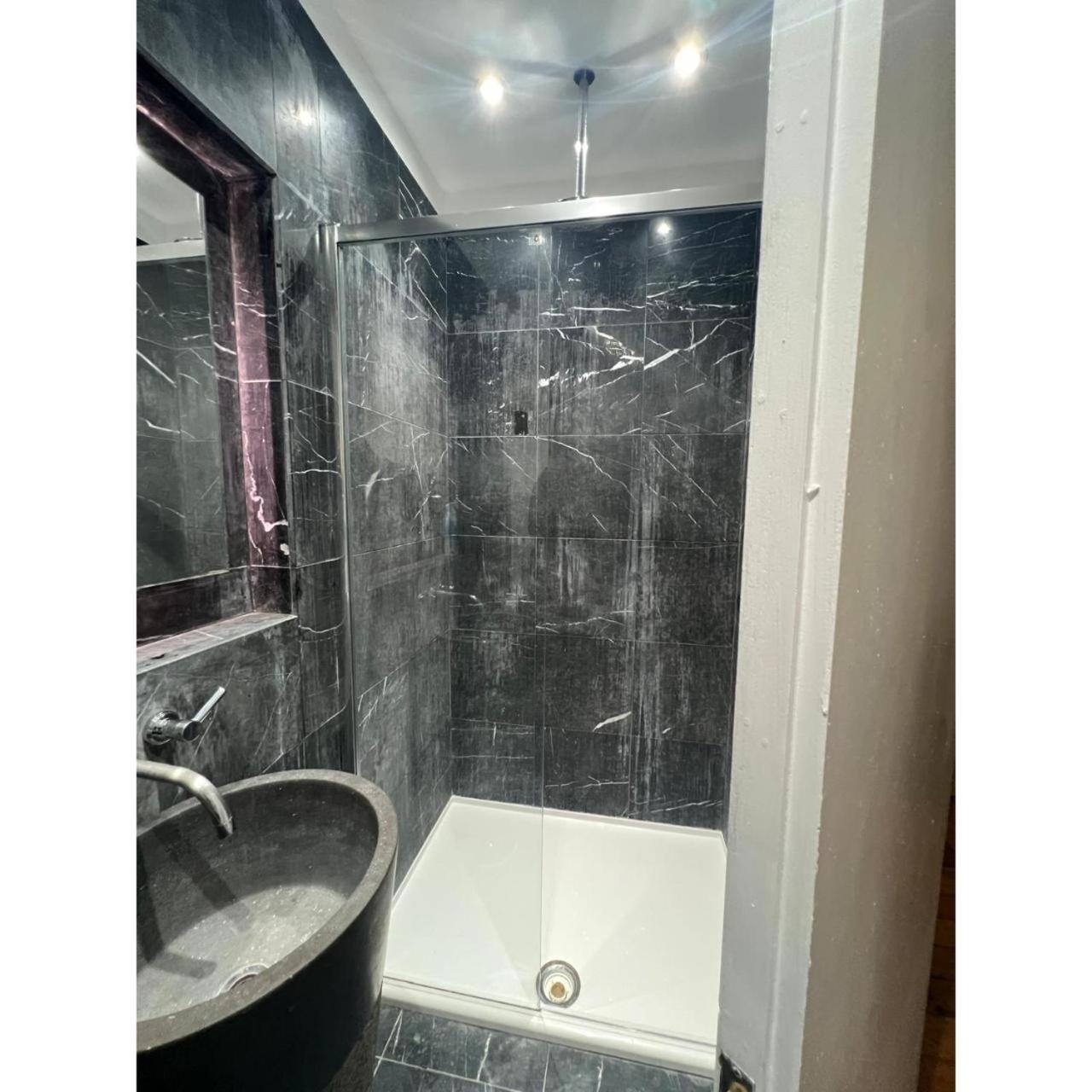 Fabulous 3 Bed Flat Near Edgware Road Station Lägenhet *