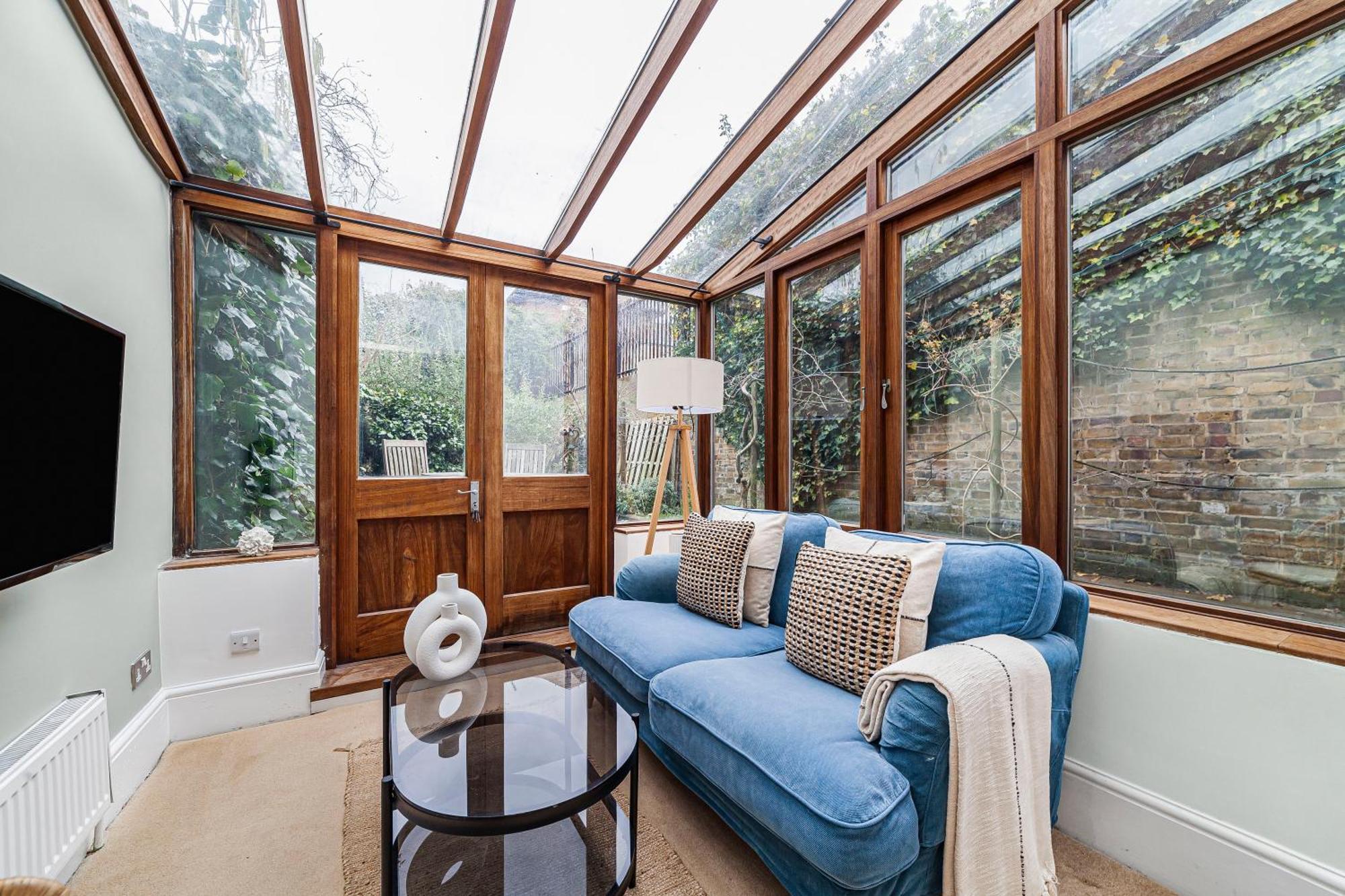 The Oval Collection London