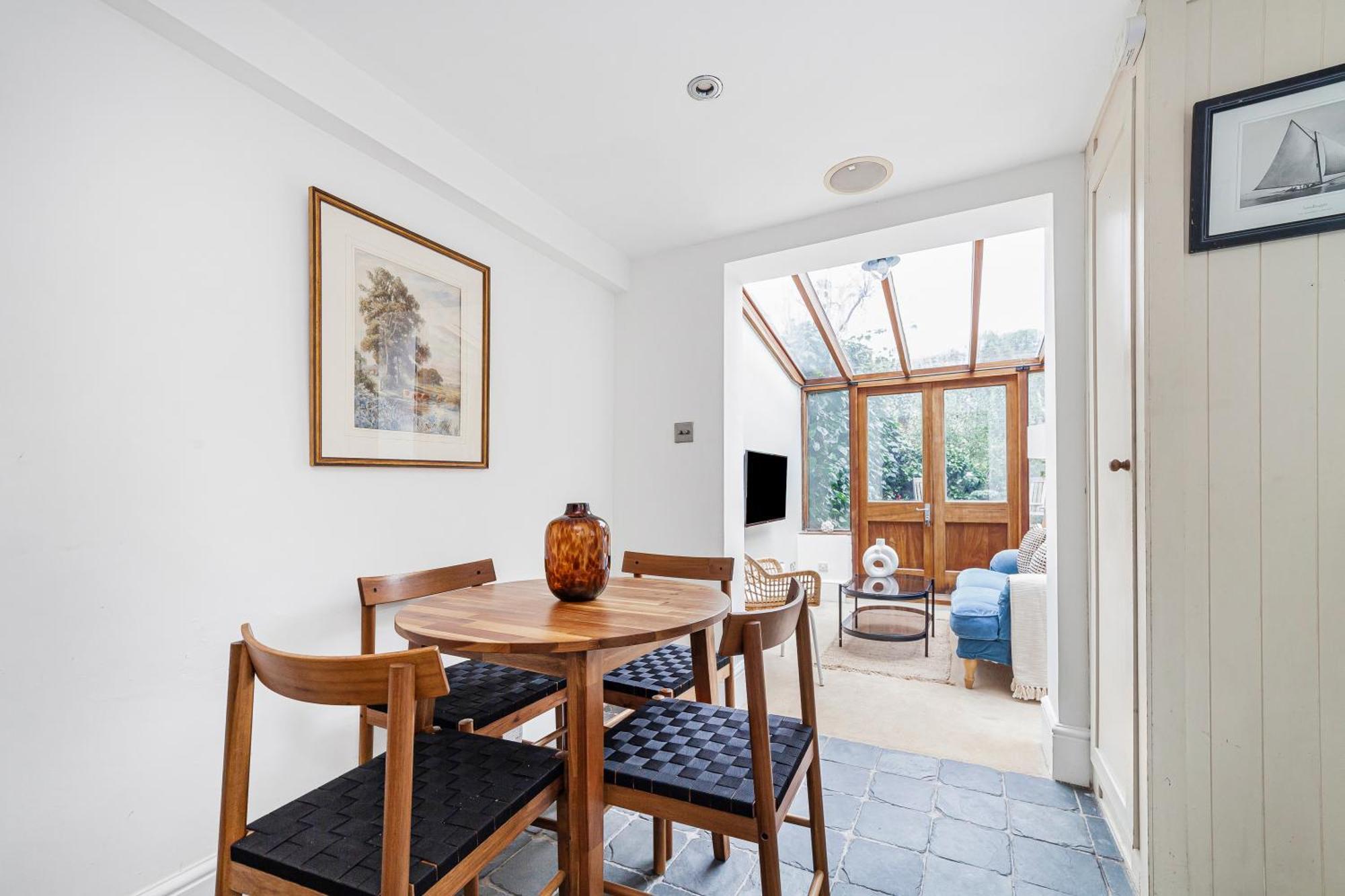 The Oval Collection Apartment *