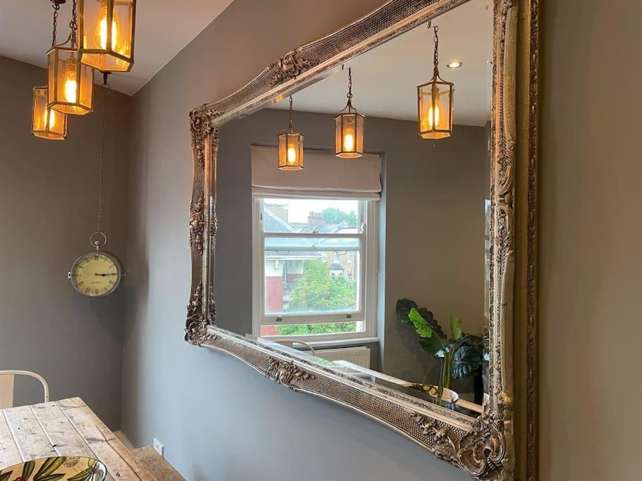 Upscale 3br Duplex Experience The Charm Of Westbourne Grove Appartement