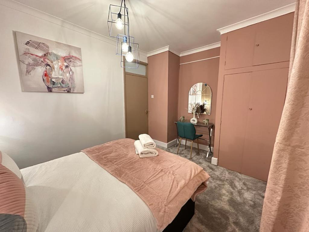 Central Three Bedroom Appartement *