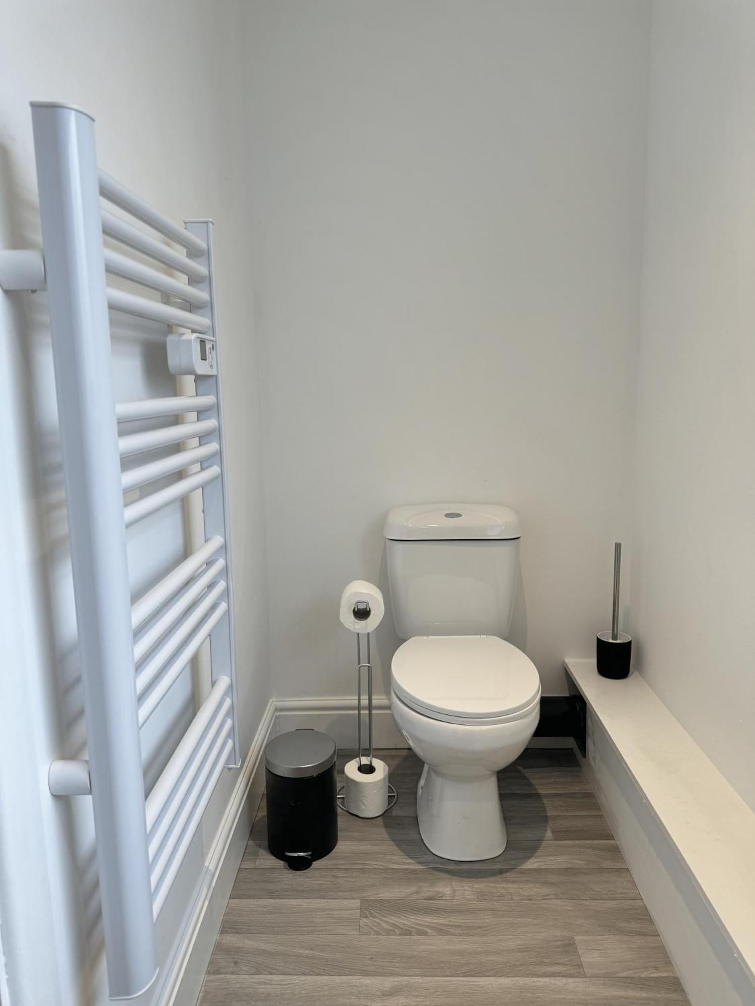 Gæstehus En-suite Bedroom For Up To 4! Sofa Bed - Near Stratford *