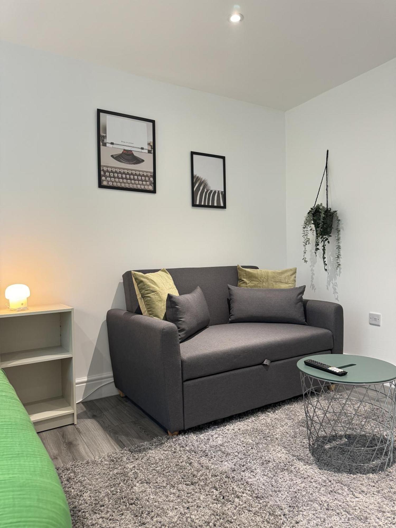 En-suite Bedroom For Up To 4! Sofa Bed - Near Stratford * London