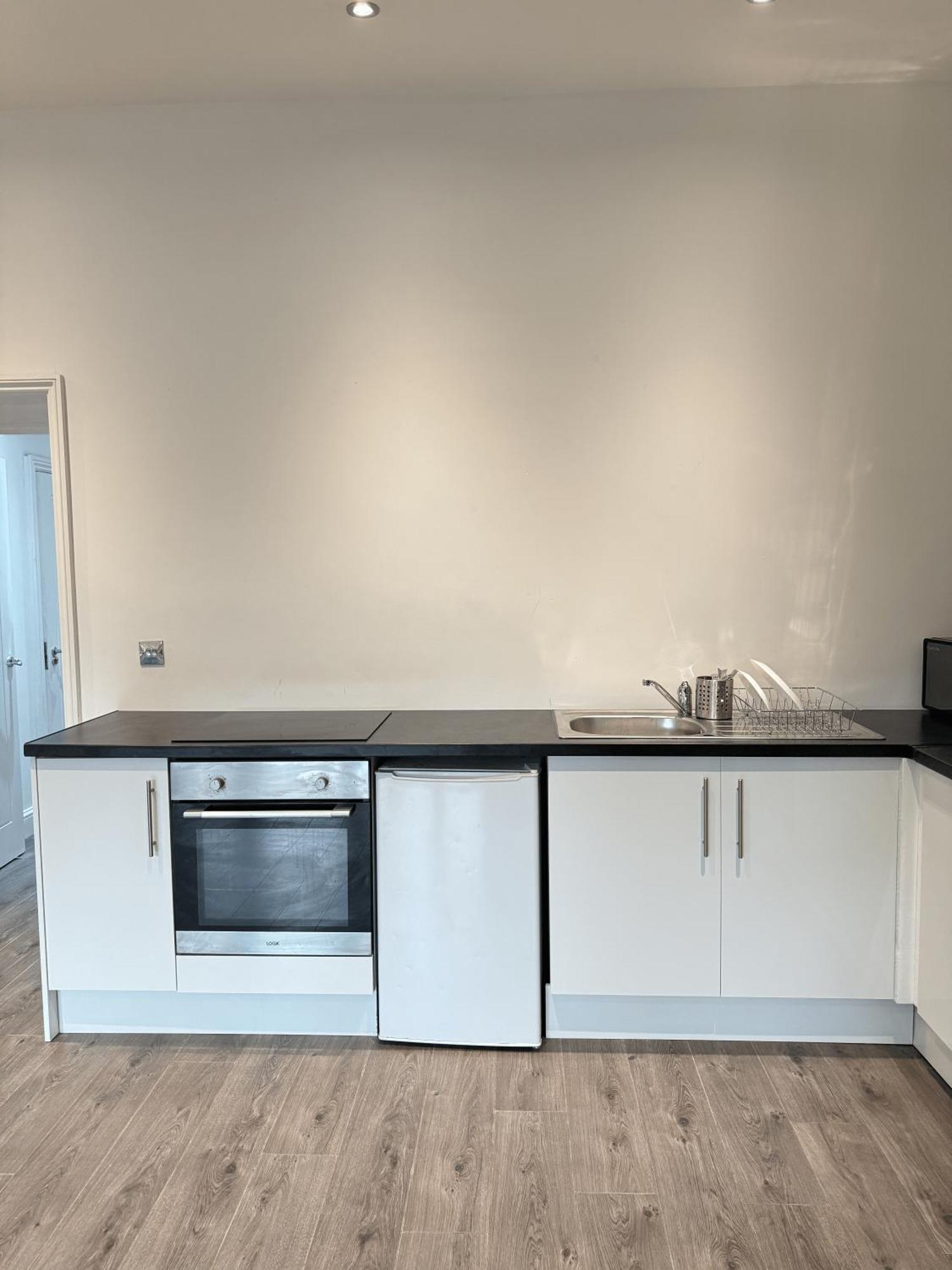 Guest house En-suite Bedroom For Up To 4! Sofa Bed - Near Stratford *