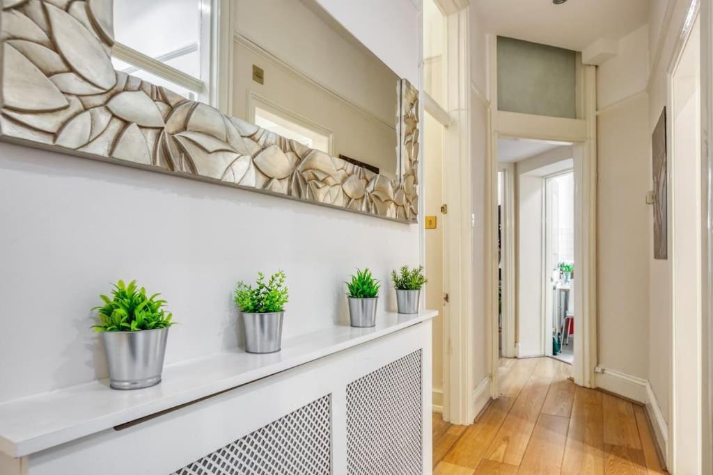2bed 2bath Earls Court Lejlighed *