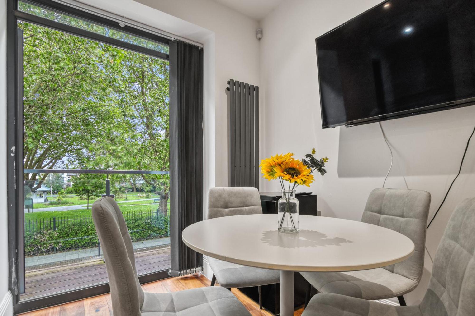 Sleek Modern Wimbledon London
