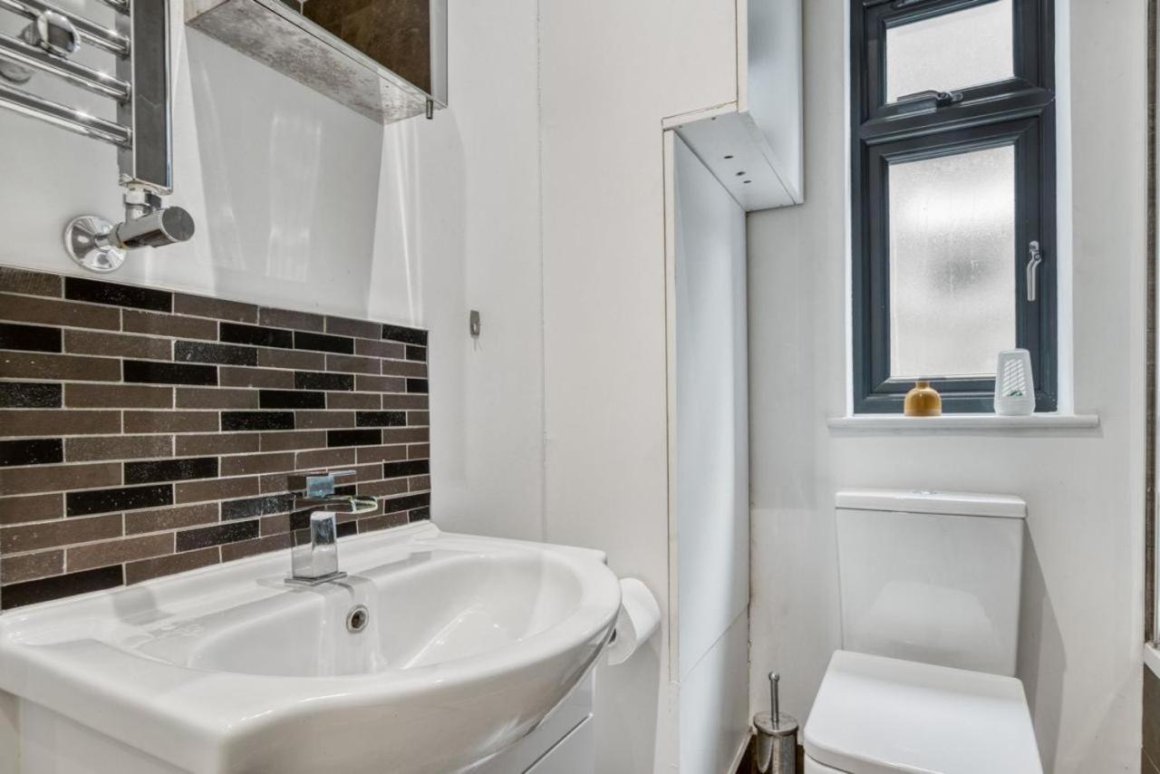 Luxurious Hidden Gem In Wandsworth Apartment London