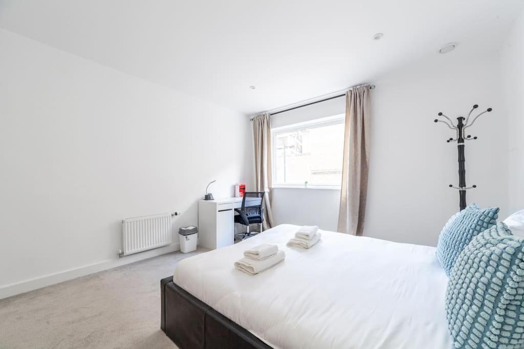 Stunning 5-bedroom Retreat In The Heart Of Apartment *