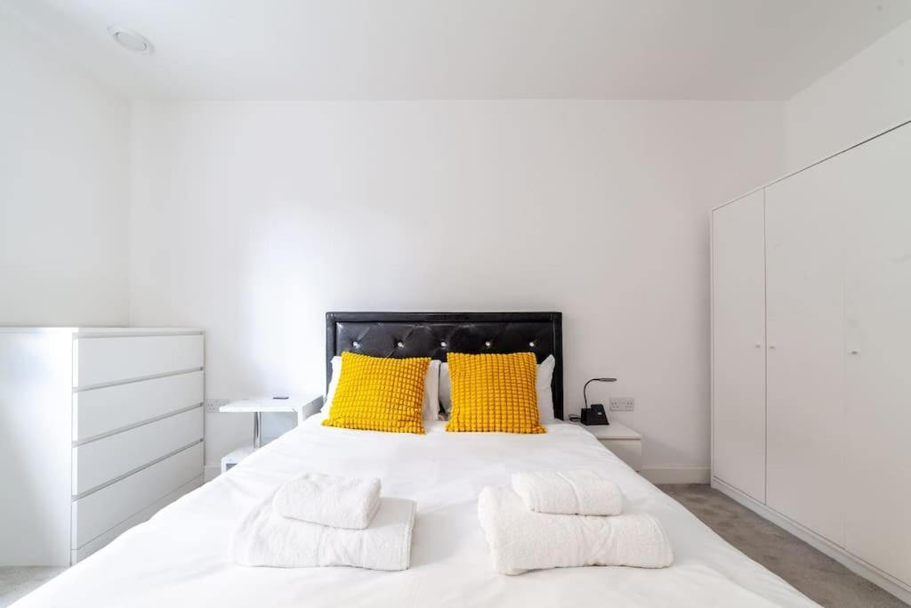 Stunning 5-bedroom Retreat In The Heart Of London