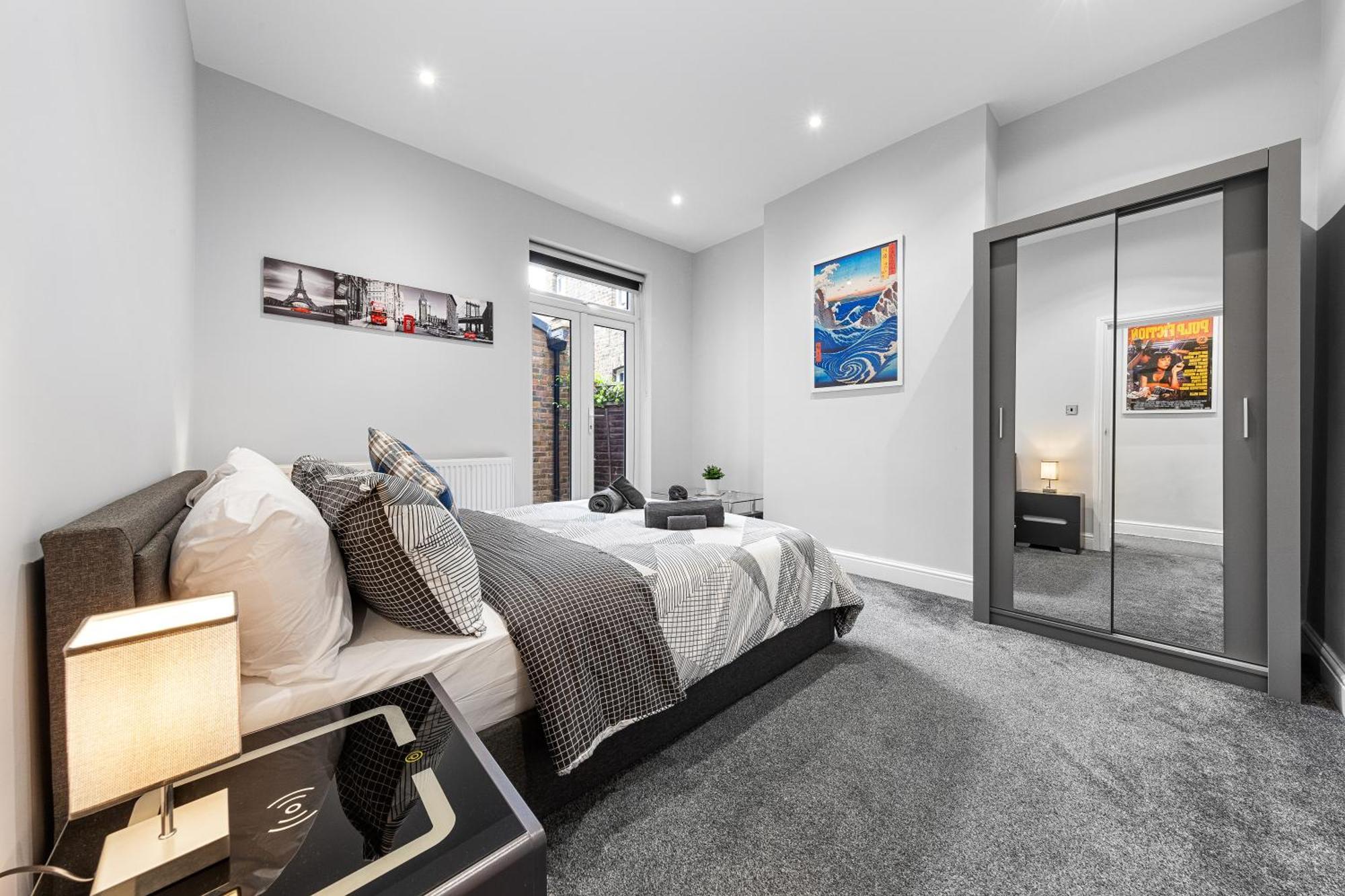 Modern In Shepherds Bush, Near Westfield Apartment