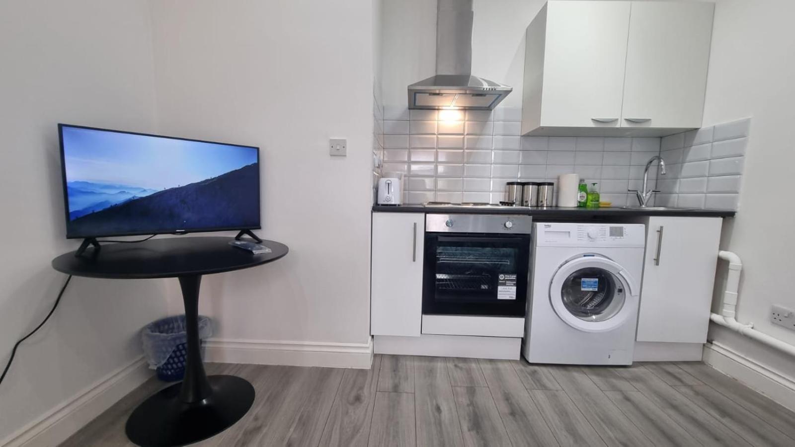 Studio For 2 Person Next To Woodgreen Appartement Londres