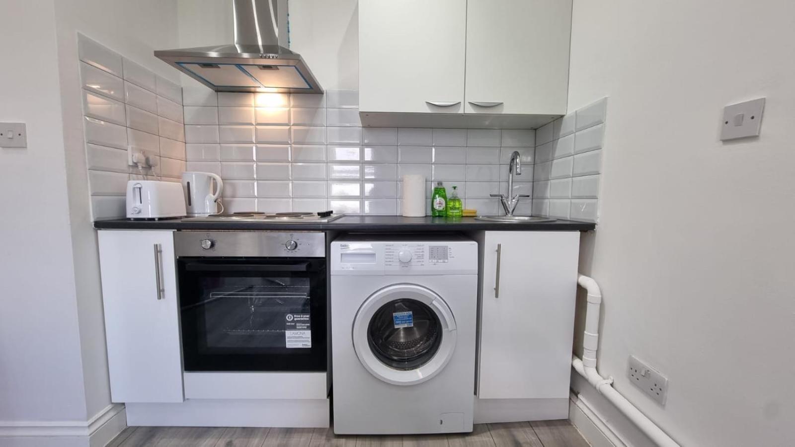Studio For 2 Person Next To Woodgreen Appartement *