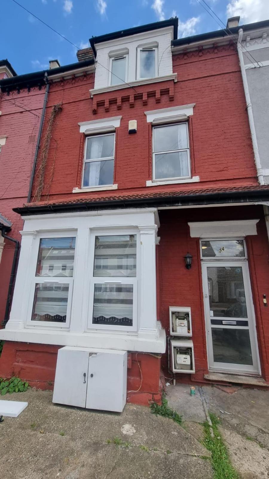 Studio For 2 Person Next To Woodgreen Londra