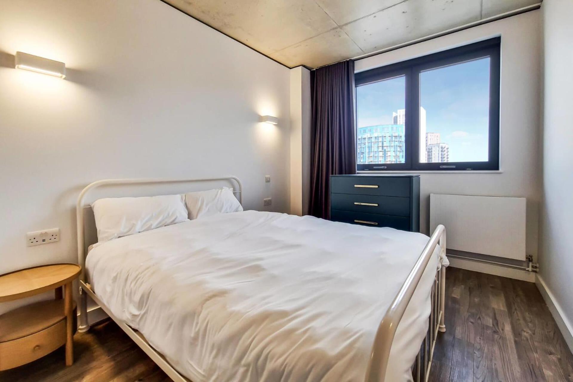 Botanical-inspired At Repton Gardens Right In The Heart Of Wembley Park Lägenhet London
