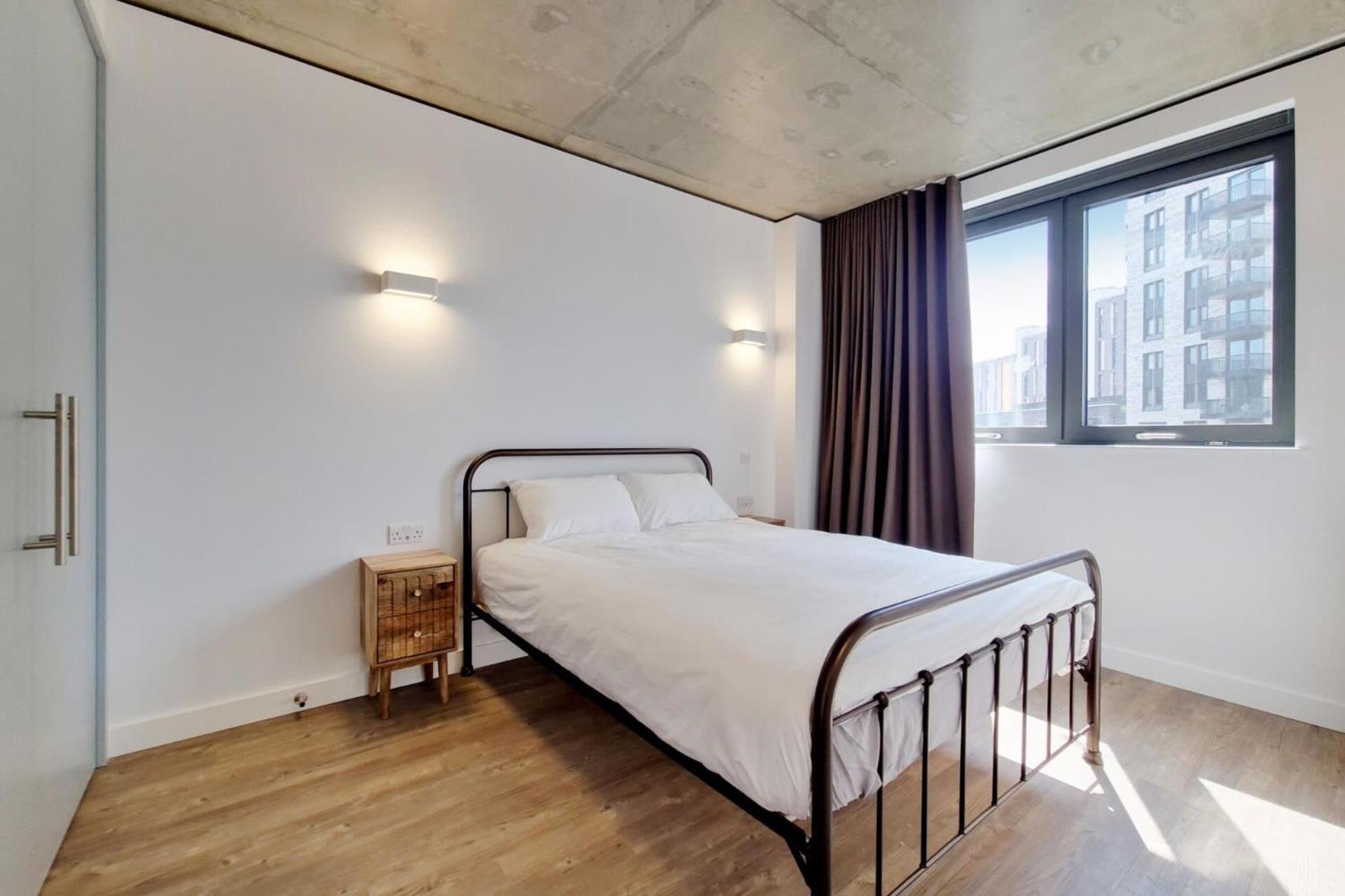 Botanical-inspired At Repton Gardens Right In The Heart Of Wembley Park Lägenhet London