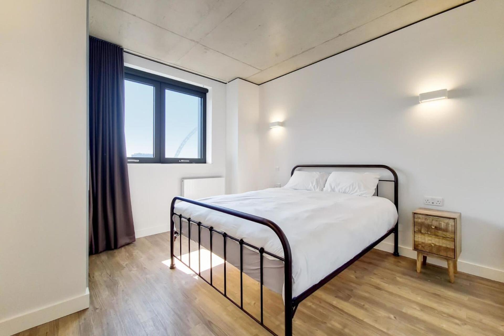Botanical-inspired At Repton Gardens Right In The Heart Of Wembley Park Lägenhet London