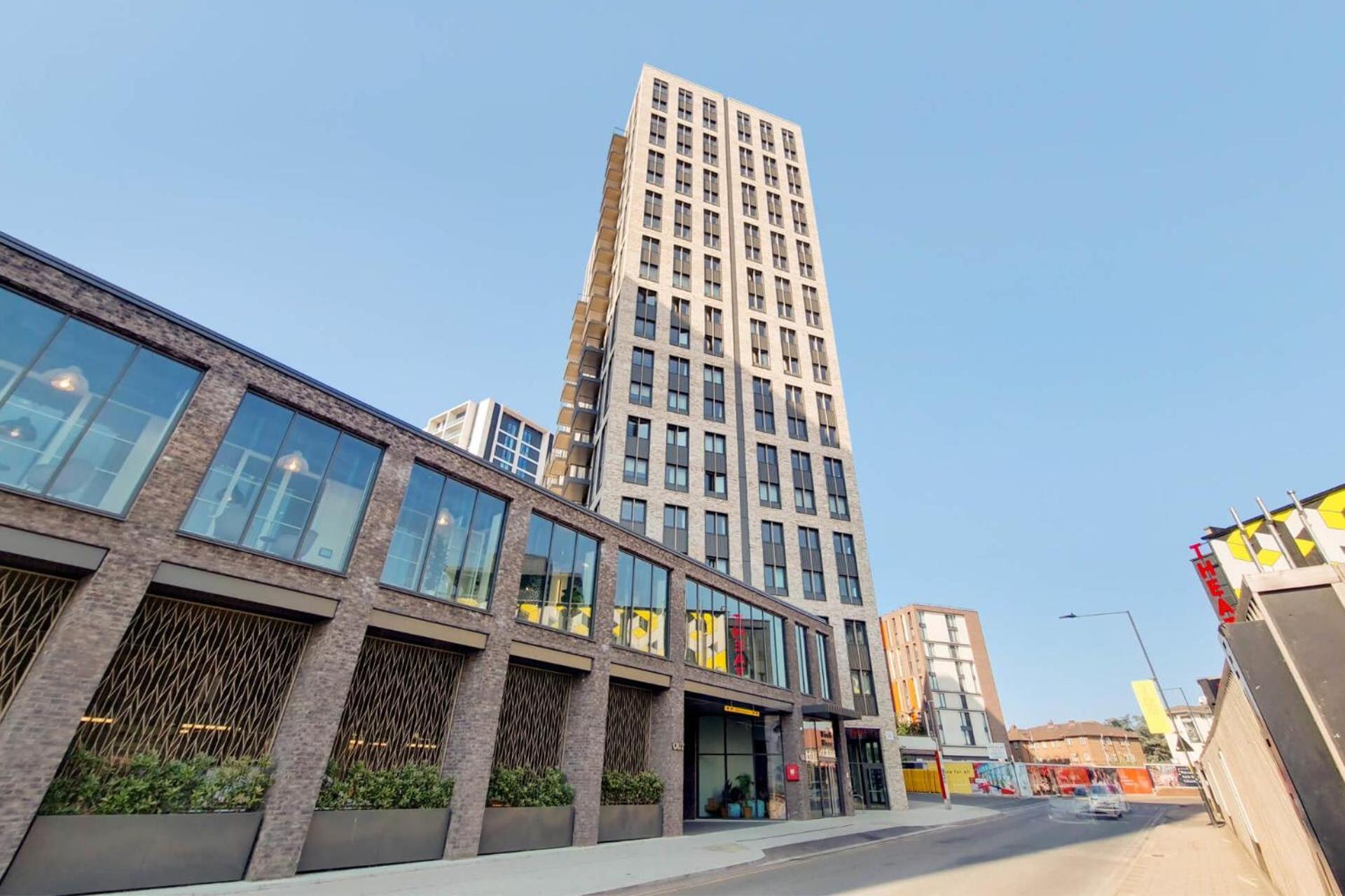 Botanical-inspired At Repton Gardens Right In The Heart Of Wembley Park Appartement Londres