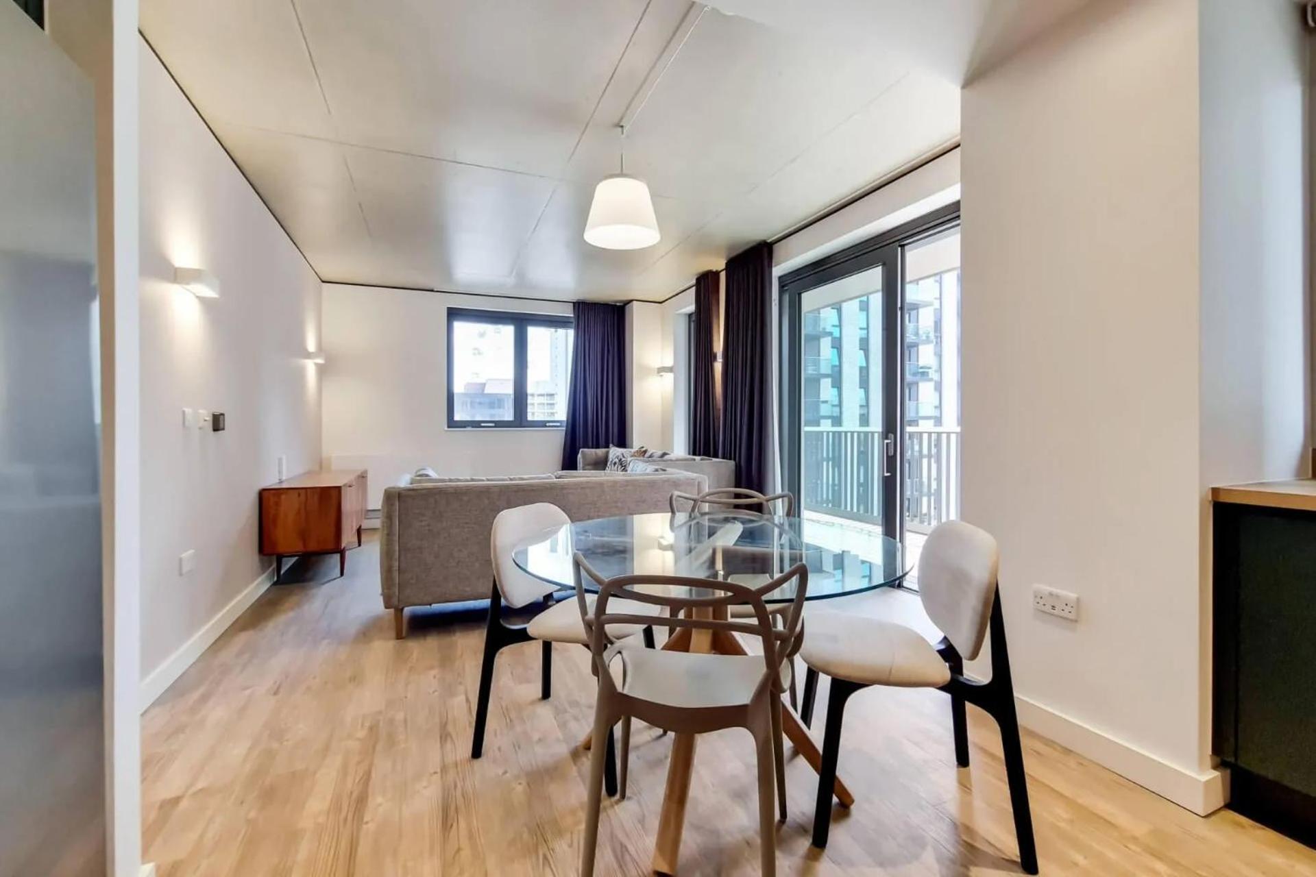Botanical-inspired At Repton Gardens Right In The Heart Of Wembley Park Appartement Londres