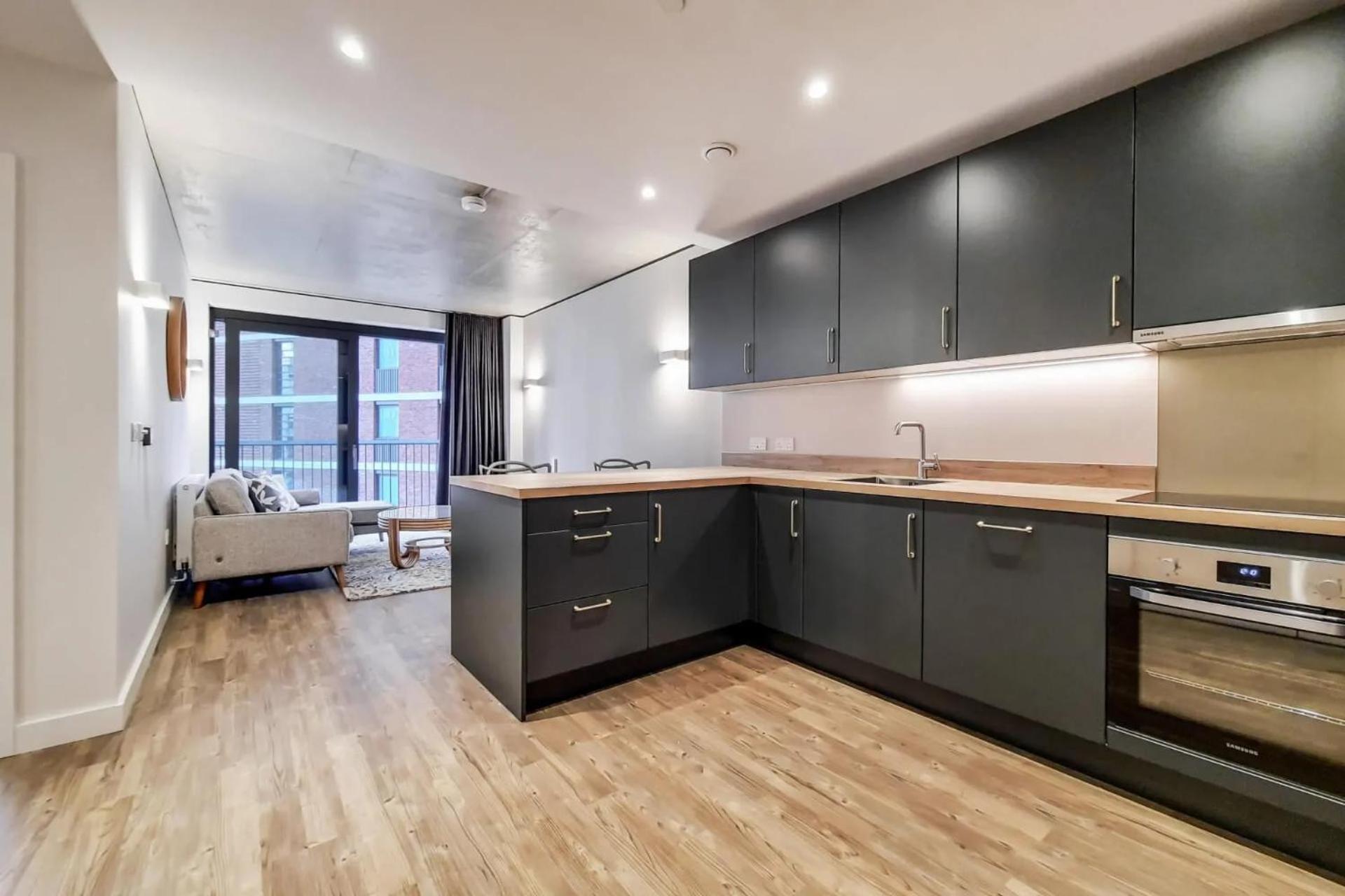 Botanical-inspired At Repton Gardens Right In The Heart Of Wembley Park Lägenhet