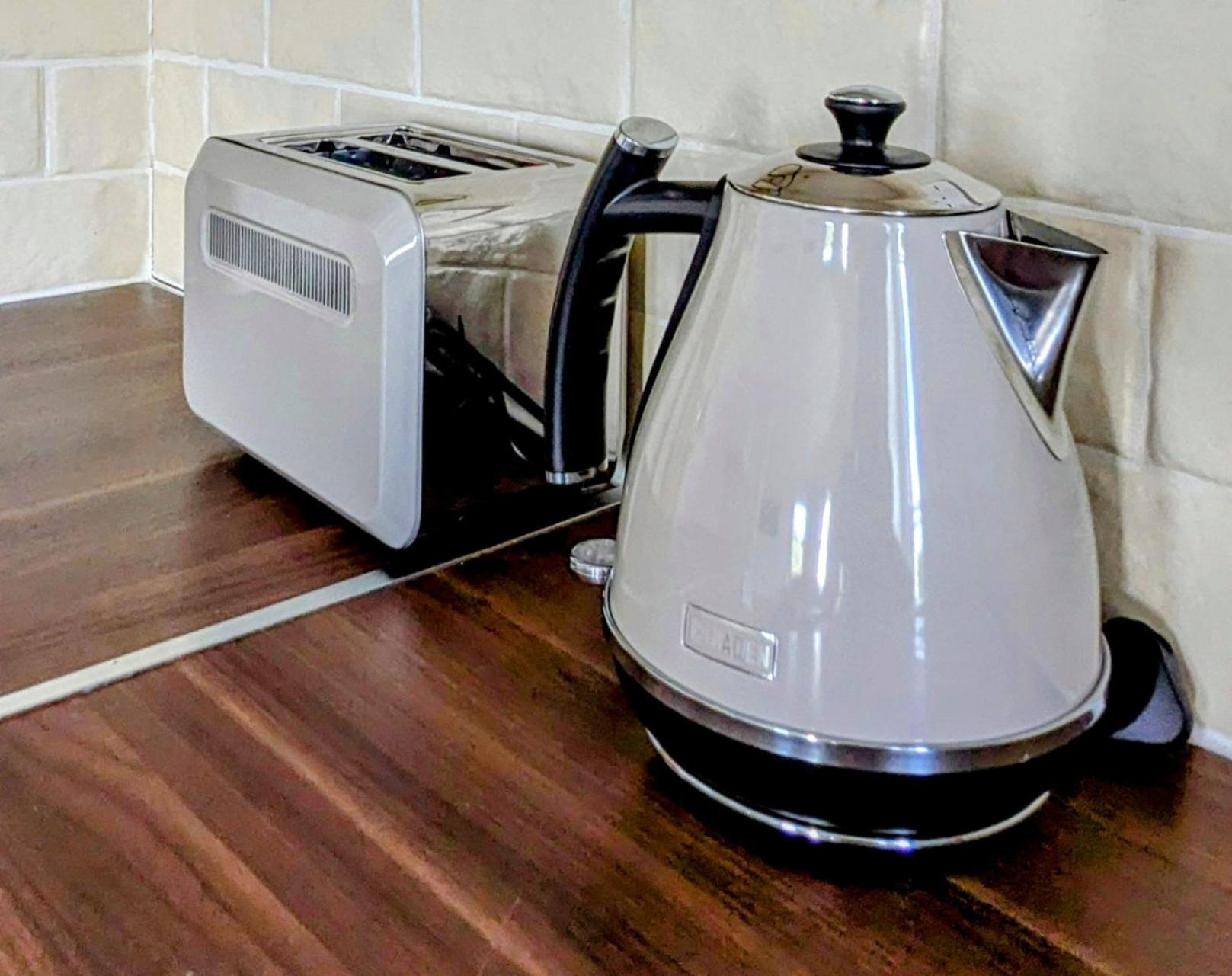 Appartement Charming Bright 2-Bed Heritage Flat, Battersea Park, London Londen