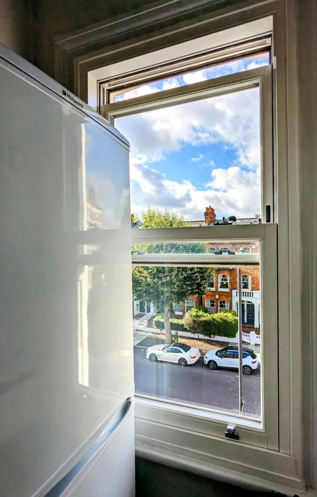 Charming Bright 2-Bed Heritage Flat, Battersea Park, London * Londen