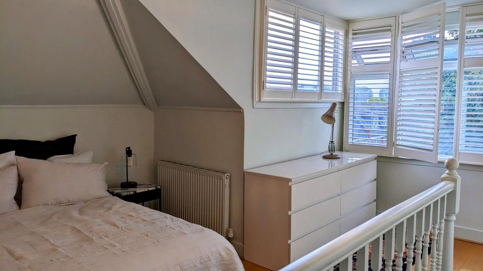 Charming Bright 2-Bed Heritage Flat, Battersea Park, London Appartement Londen