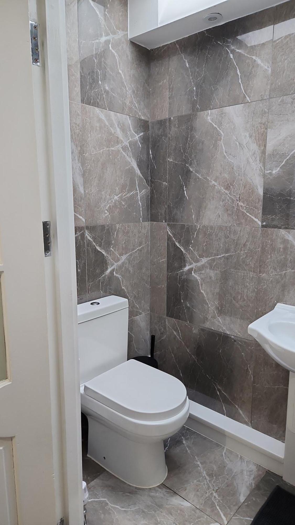 Stayeasy En-suite *