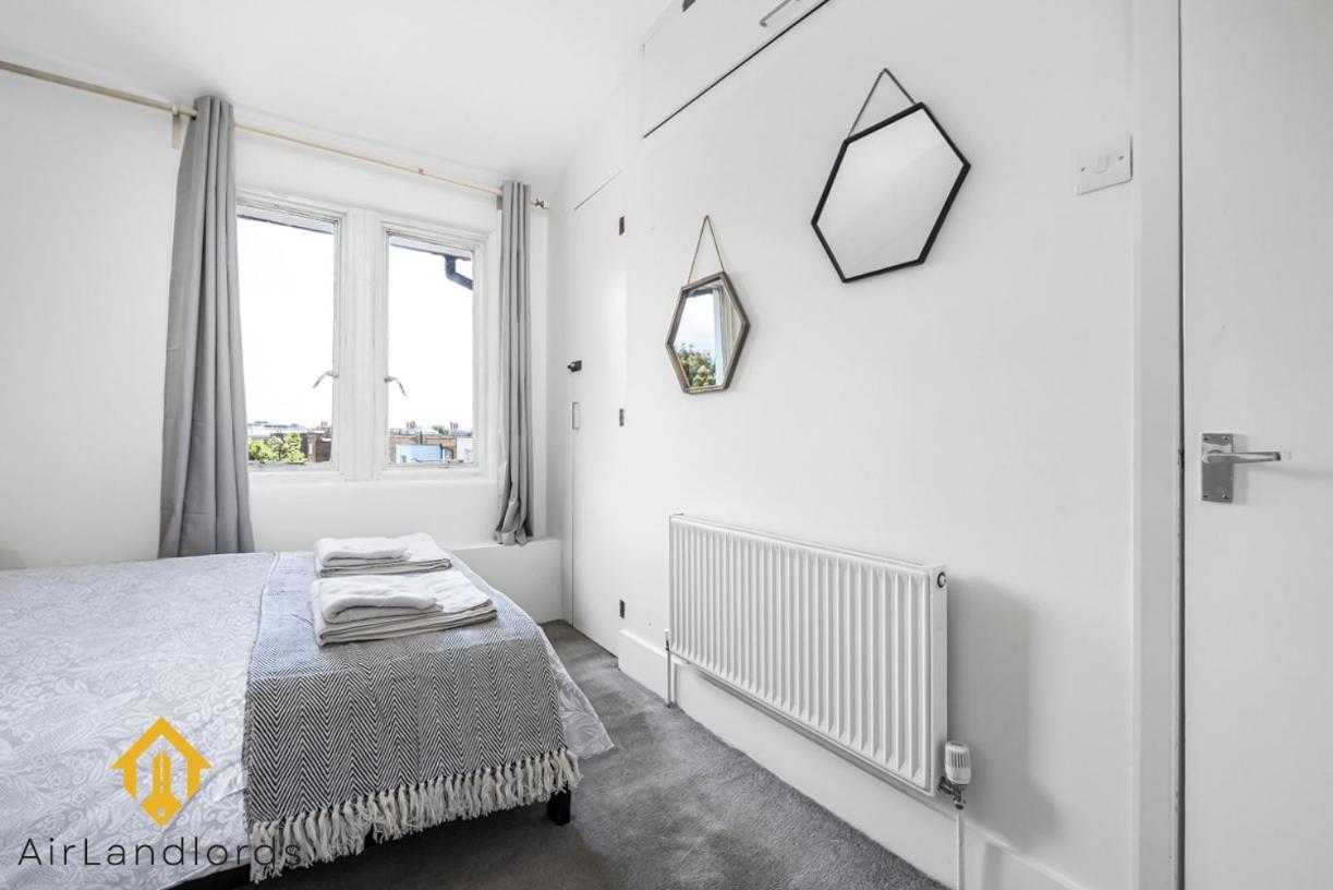 Apartment Fabolous 2 Bedroom Flat Near Westfield Shopping London
