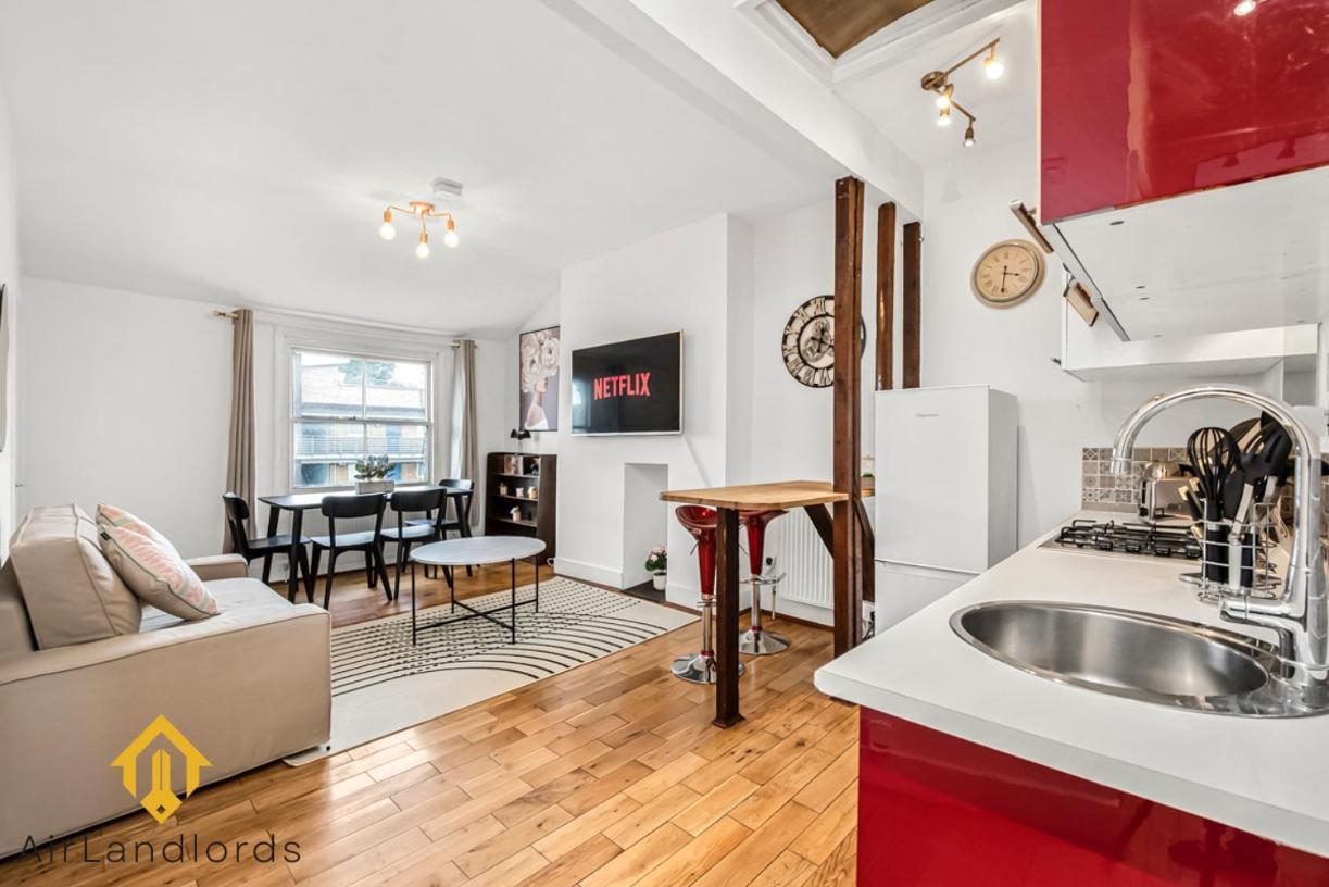 Fabolous 2 Bedroom Flat Near Westfield Shopping *