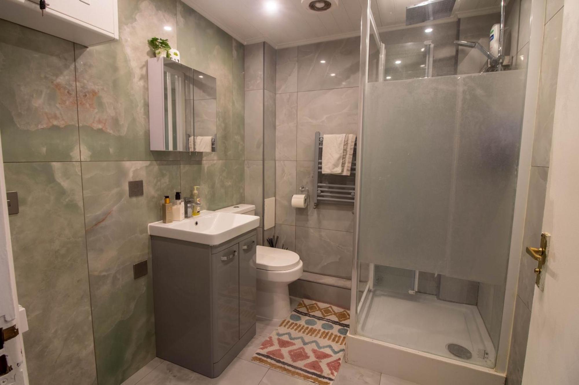 Wembley Serviced By Solara - Free Parking - By Wembley Stadium - Private Garden * Londres