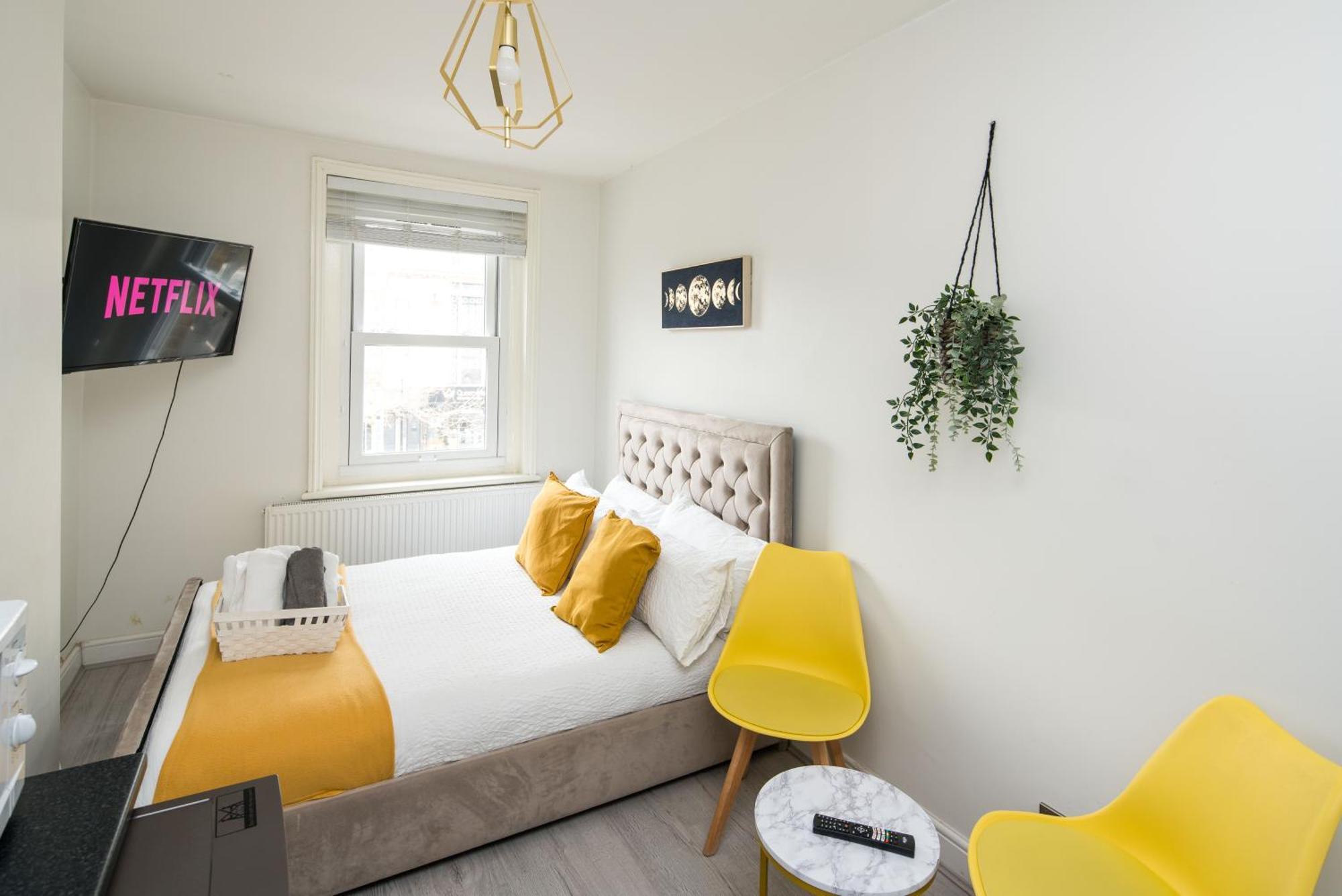 Spacious For Up To 4! Sofa Bed Appartamento Londra