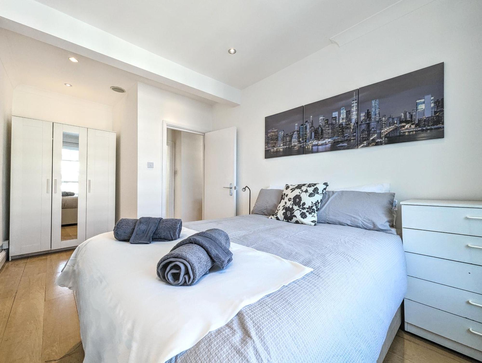 Hyde Park 3 Bedroom Flat Apartment