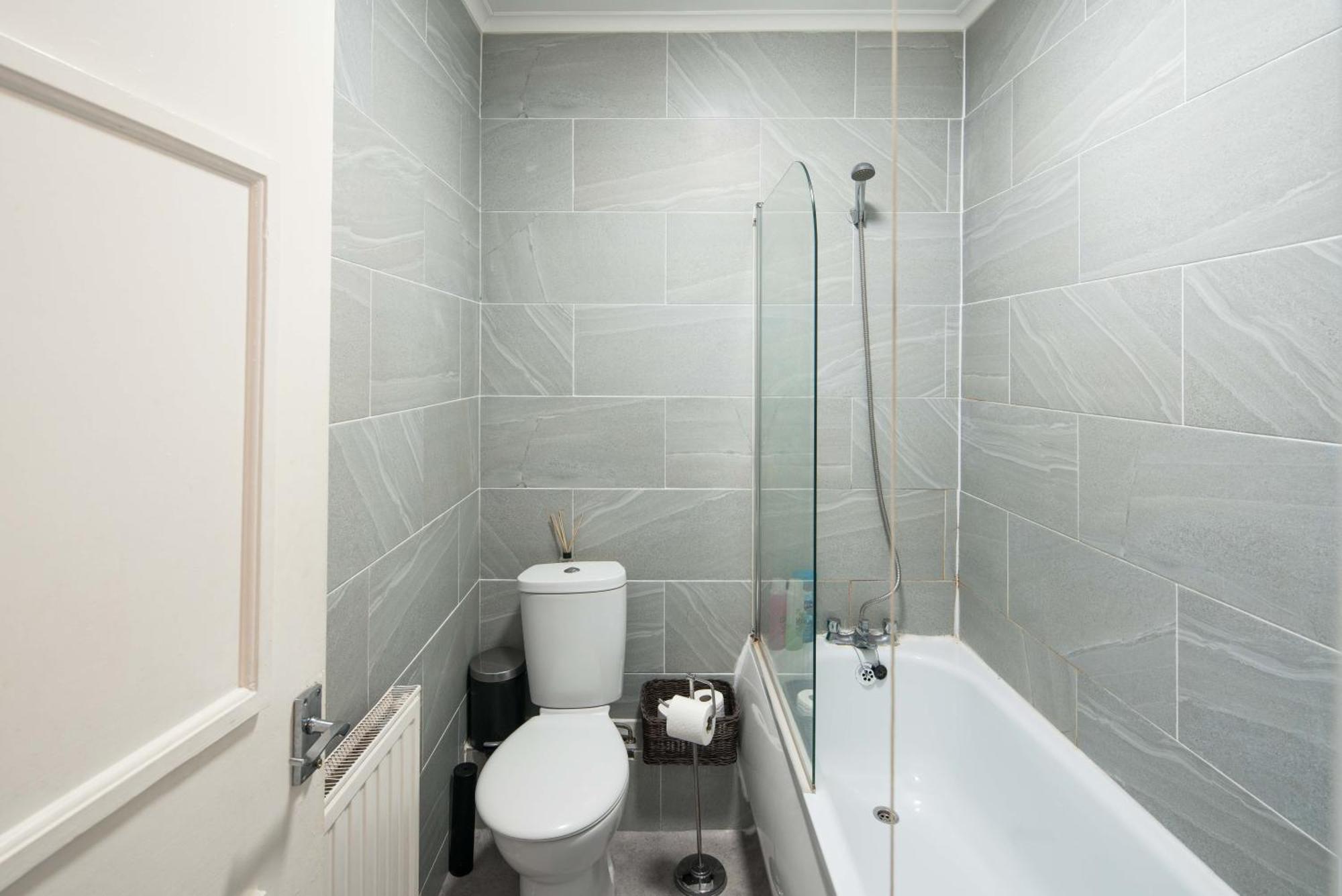 Gasthof Private Double Shared Bathroom Near Centre