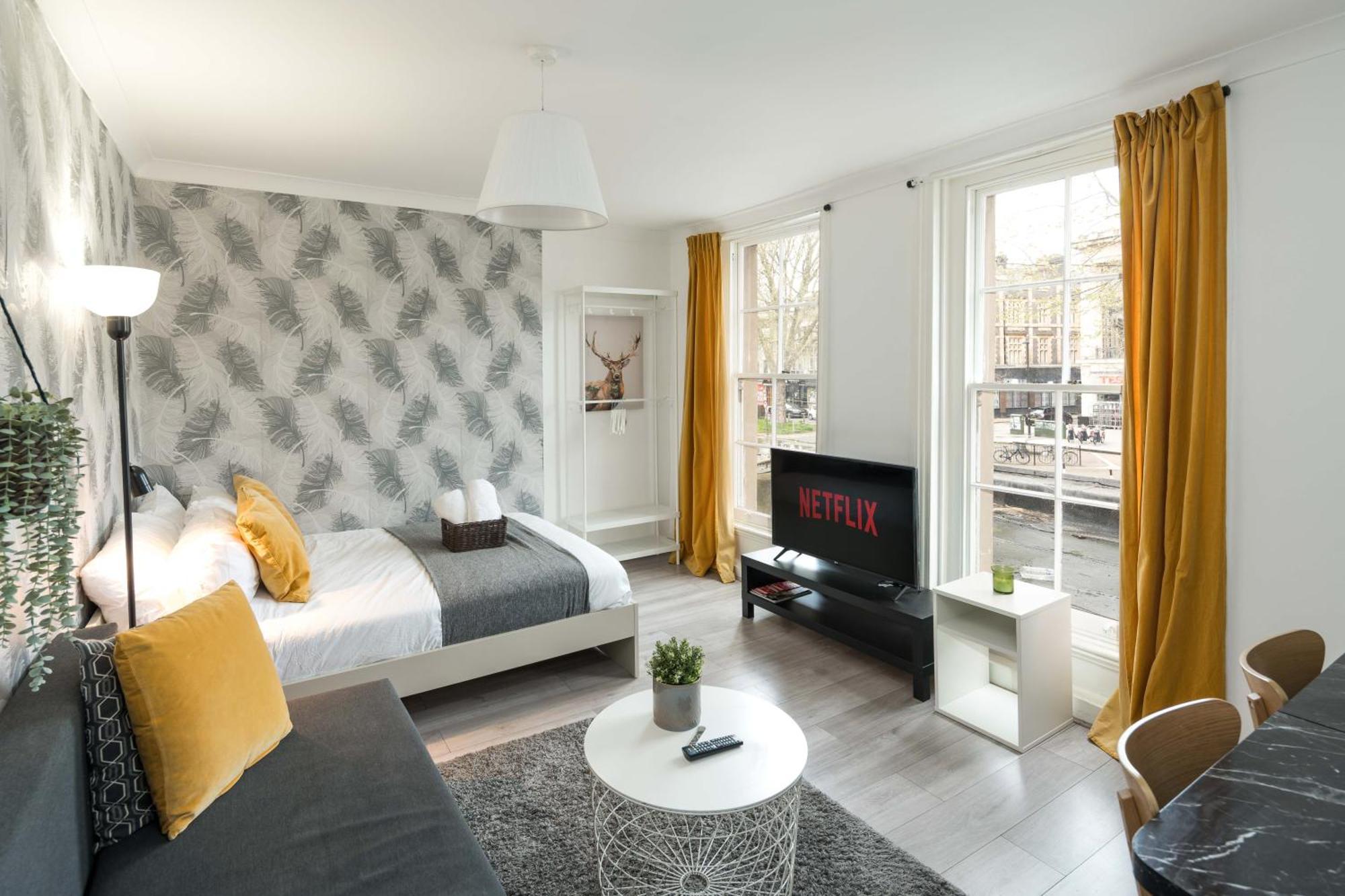 Gasthof Private Double Shared Bathroom Near Centre *