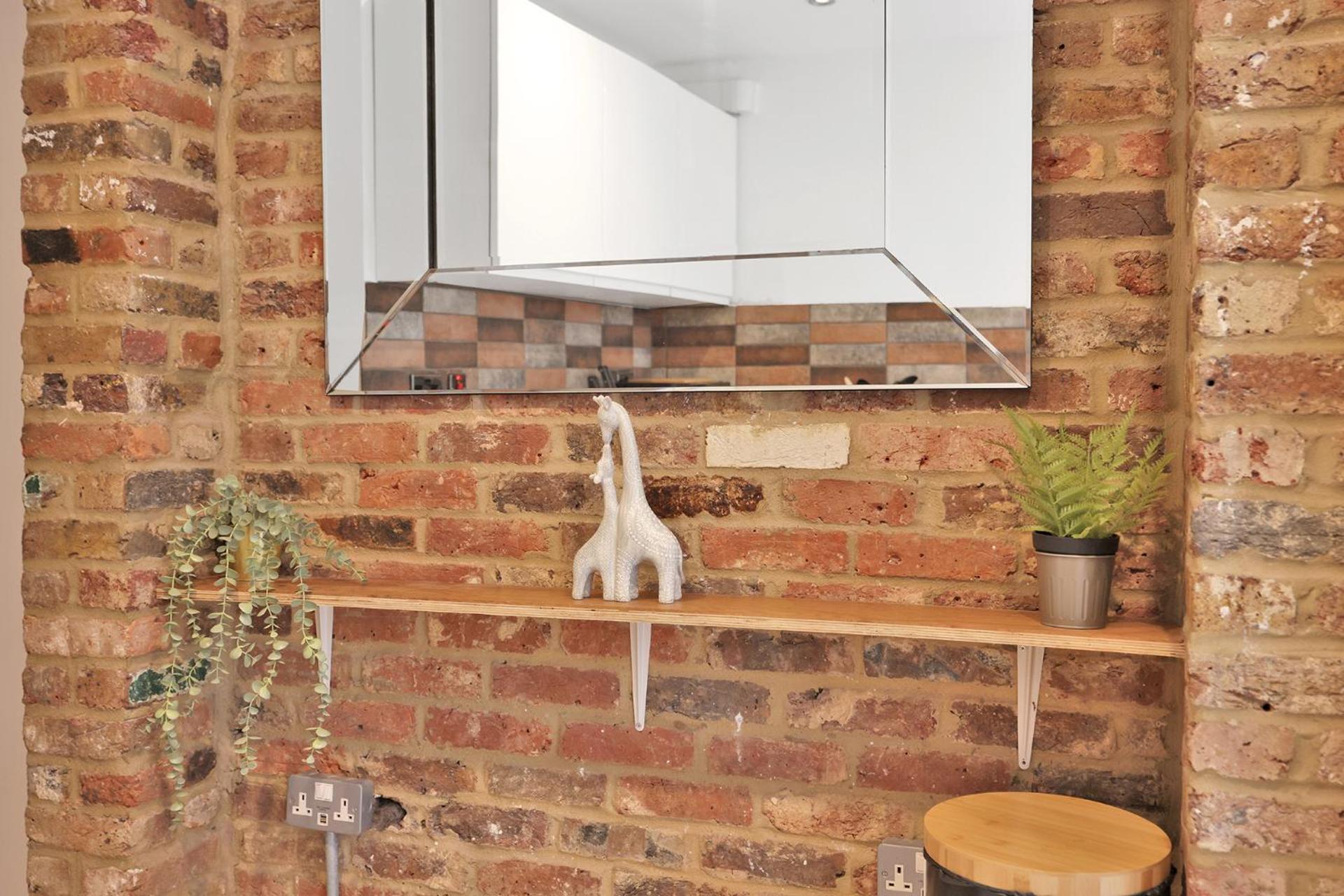 One Bedroom Short Term & Flexible Renting Hoxton With Free Wifi * London