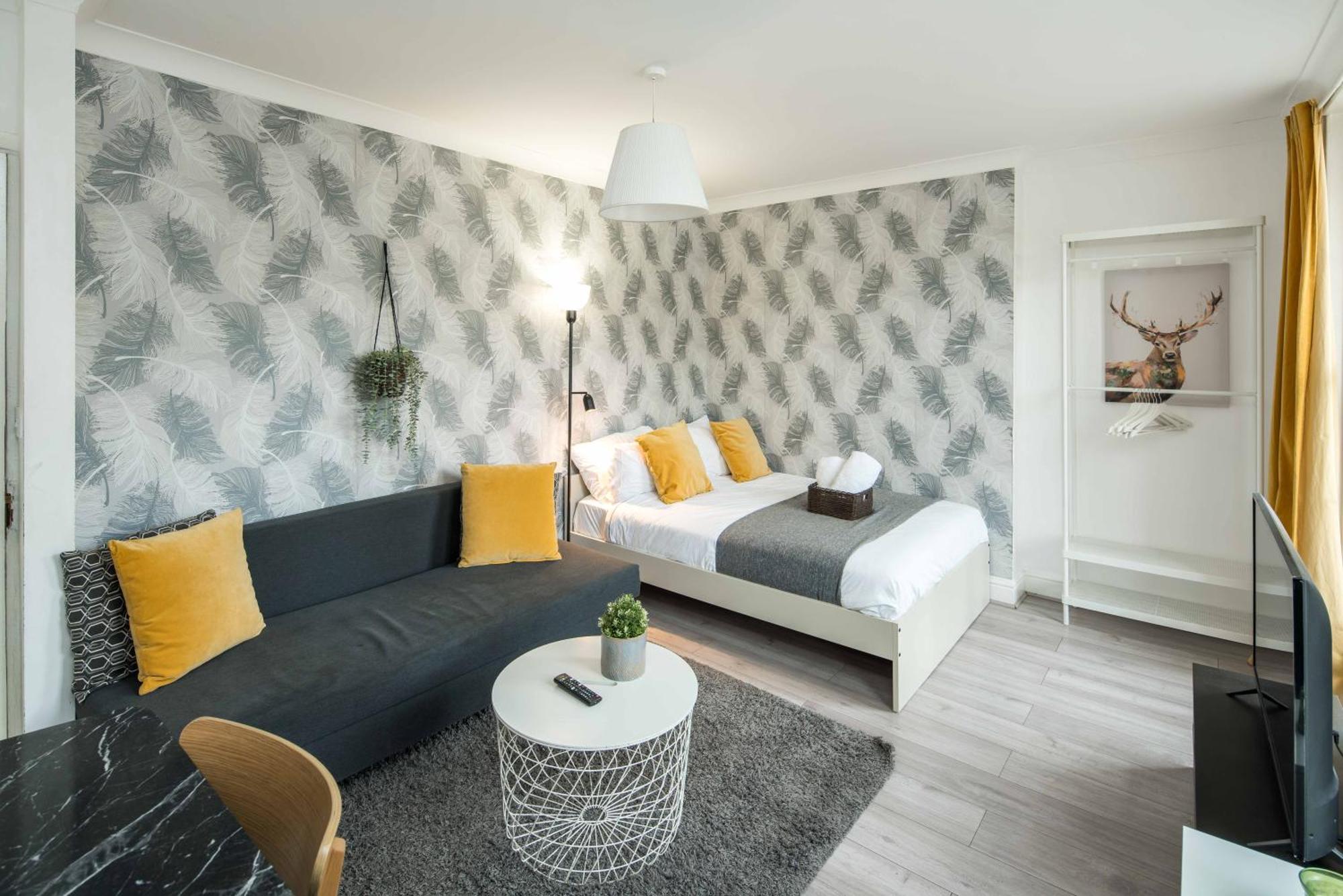 Gasthof Private Double Shared Bathroom Near Centre *