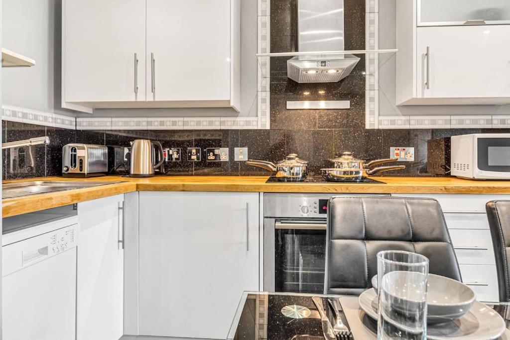 Luxstay Earls Court - Sleeps Up To 7 Londen
