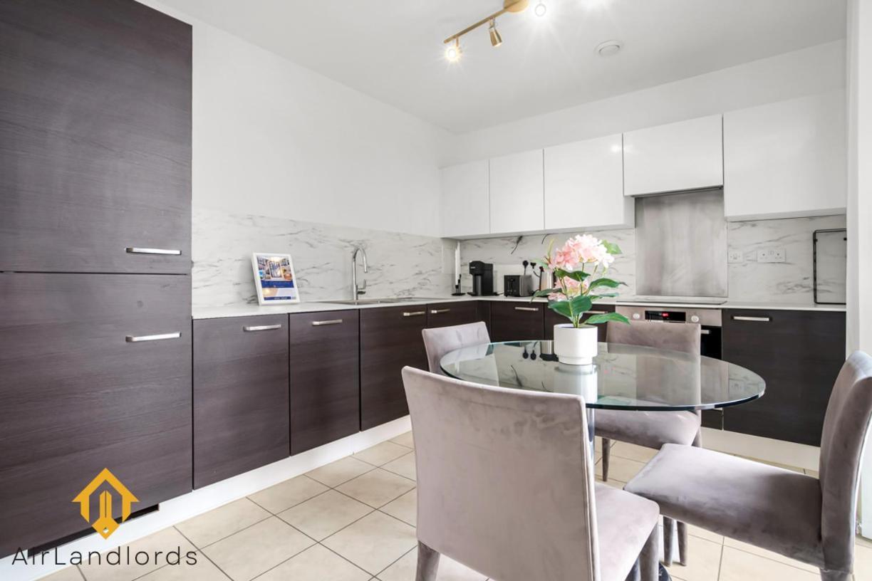 Exclusive 2 Bedroom Flat In Bromley By Bow