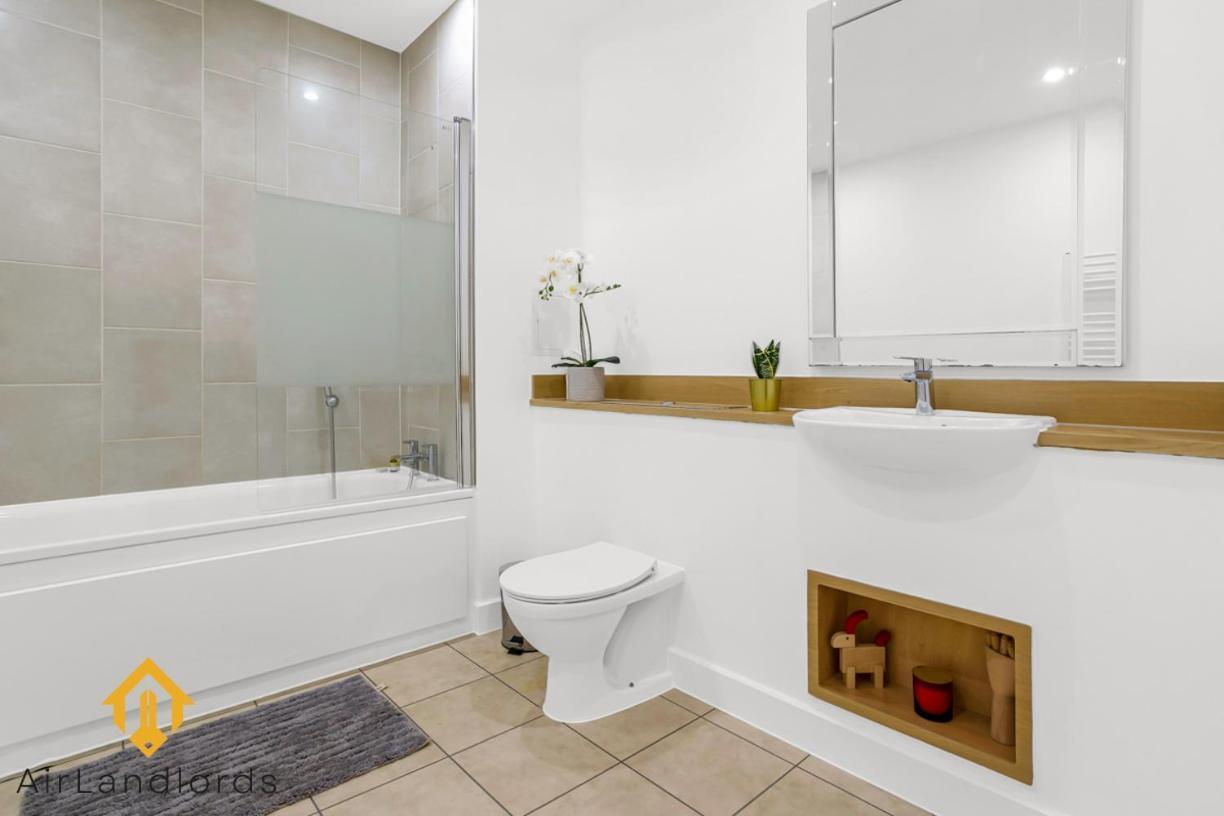 Exclusive 2 Bedroom Flat In Bromley By Bow Apartment
