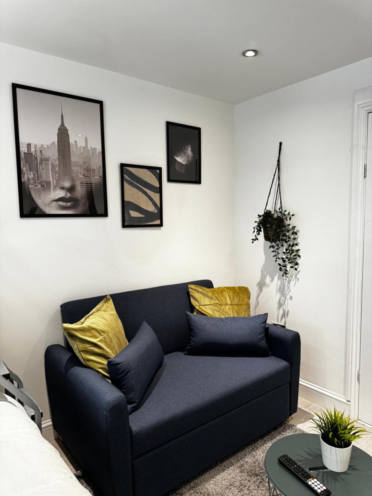 En-suite Bedroom For Up To 4! Sofa Bed - Near Stratford Gæstehus