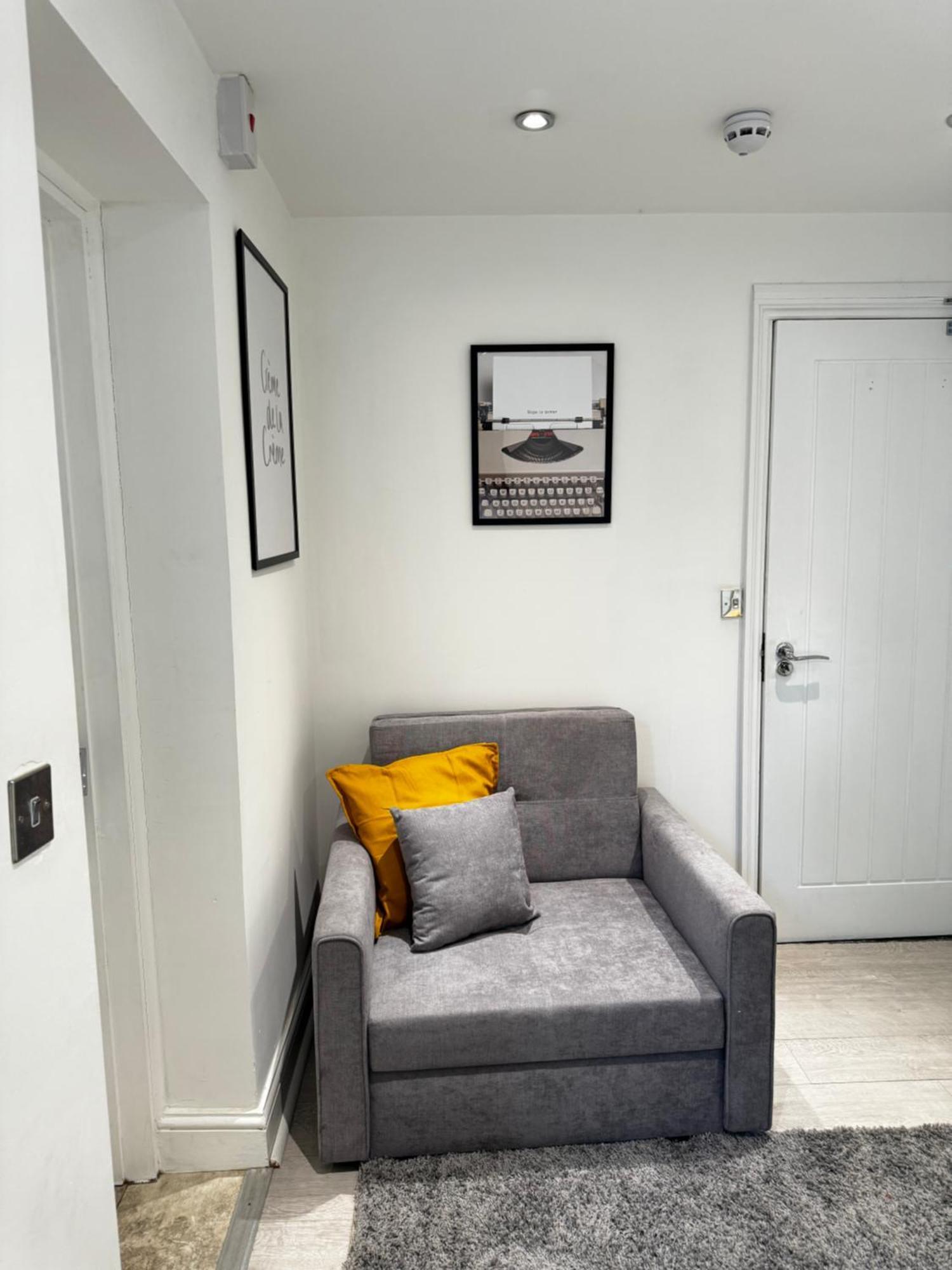 En-suite Bedroom For Up To 4! Sofa Bed - Near Stratford Gæstehus *
