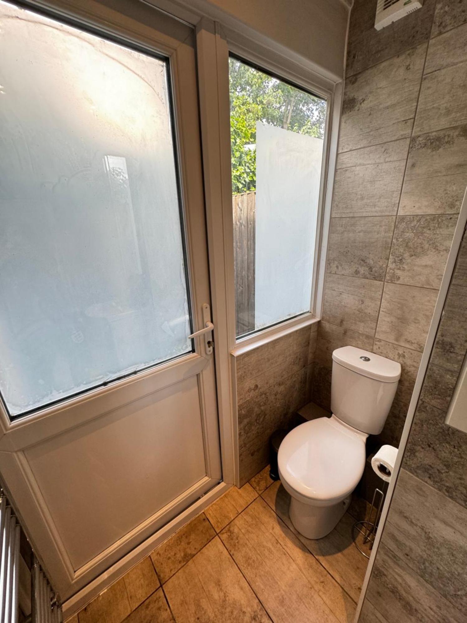 En-suite Bedroom For Up To 4! Sofa Bed - Near Stratford Gæstehus *