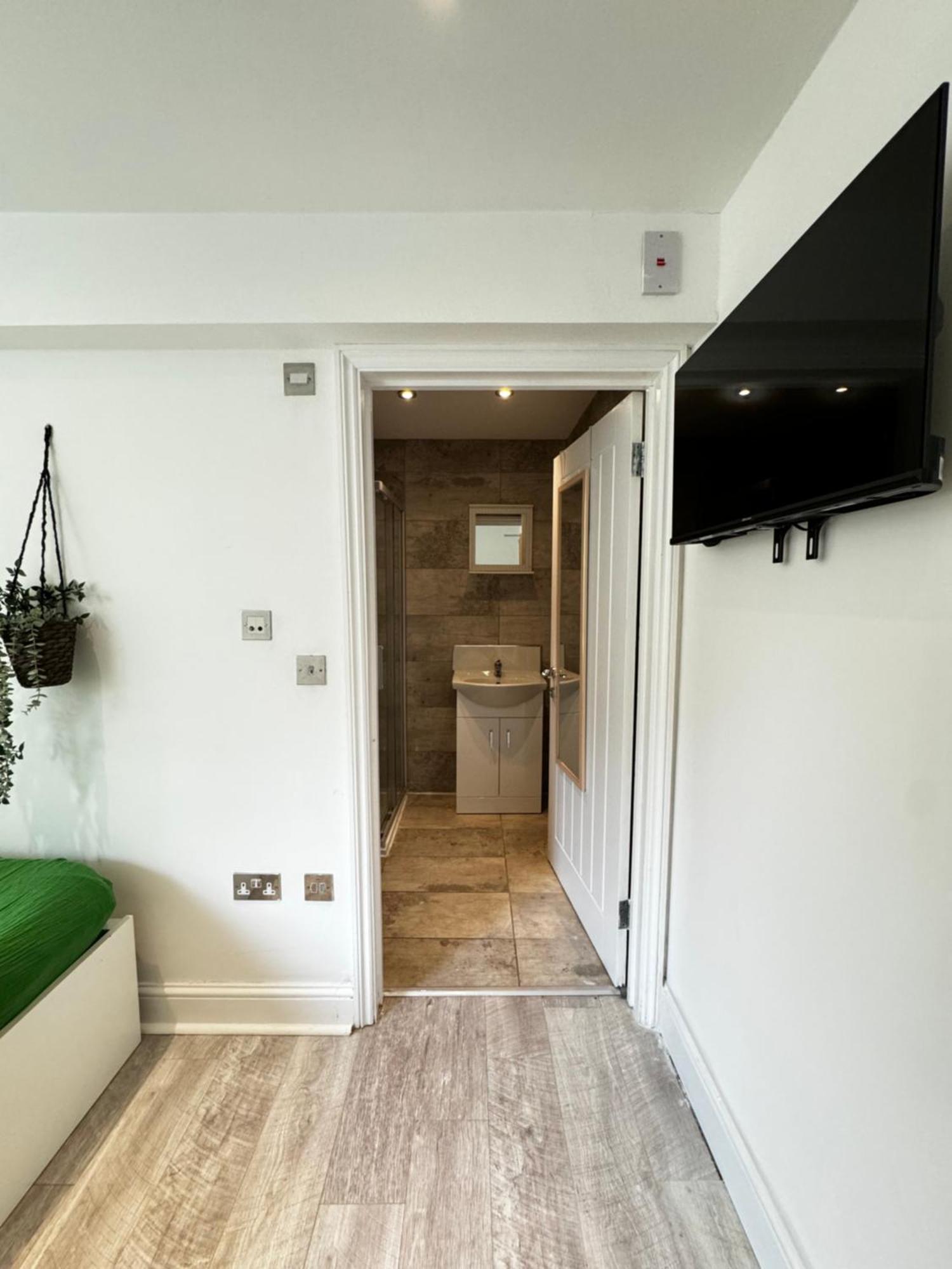 Gæstehus En-suite Bedroom For Up To 4! Sofa Bed - Near Stratford London